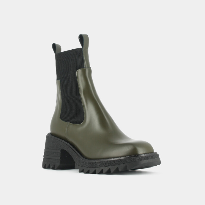 Boots à élastiques et semelles crantées...  en cuir glacé kaki