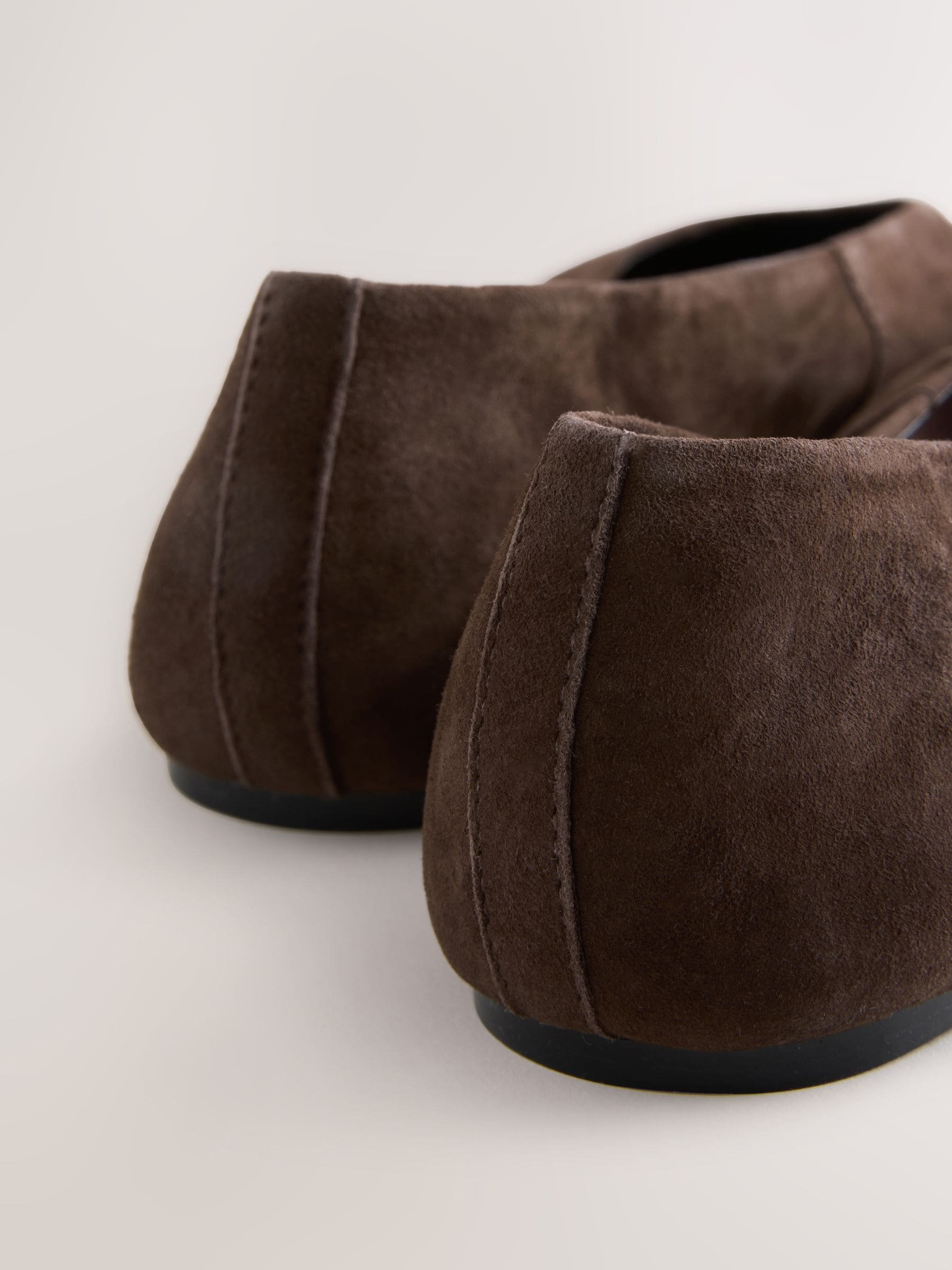 Chocoladebruin suède - Leren ballerina met ronde neus