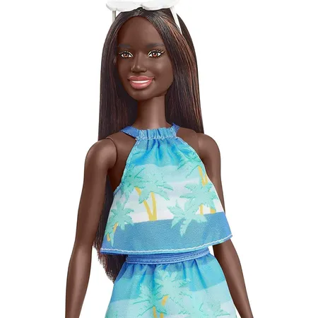 Barbie Loves the Ocean Puppe im Meeres-Print Rock & Top, aus recyceltem Kunststoff