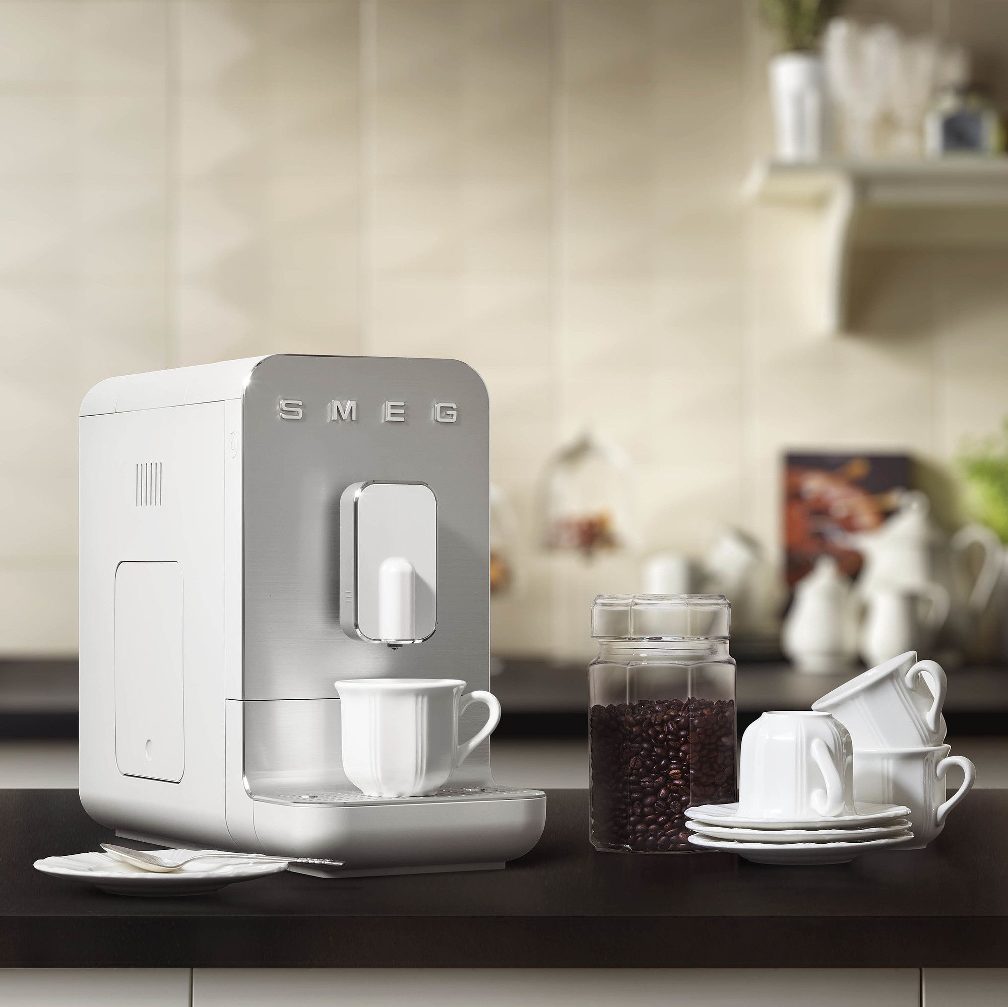 Kompakt-Kaffeevollautomat smeg