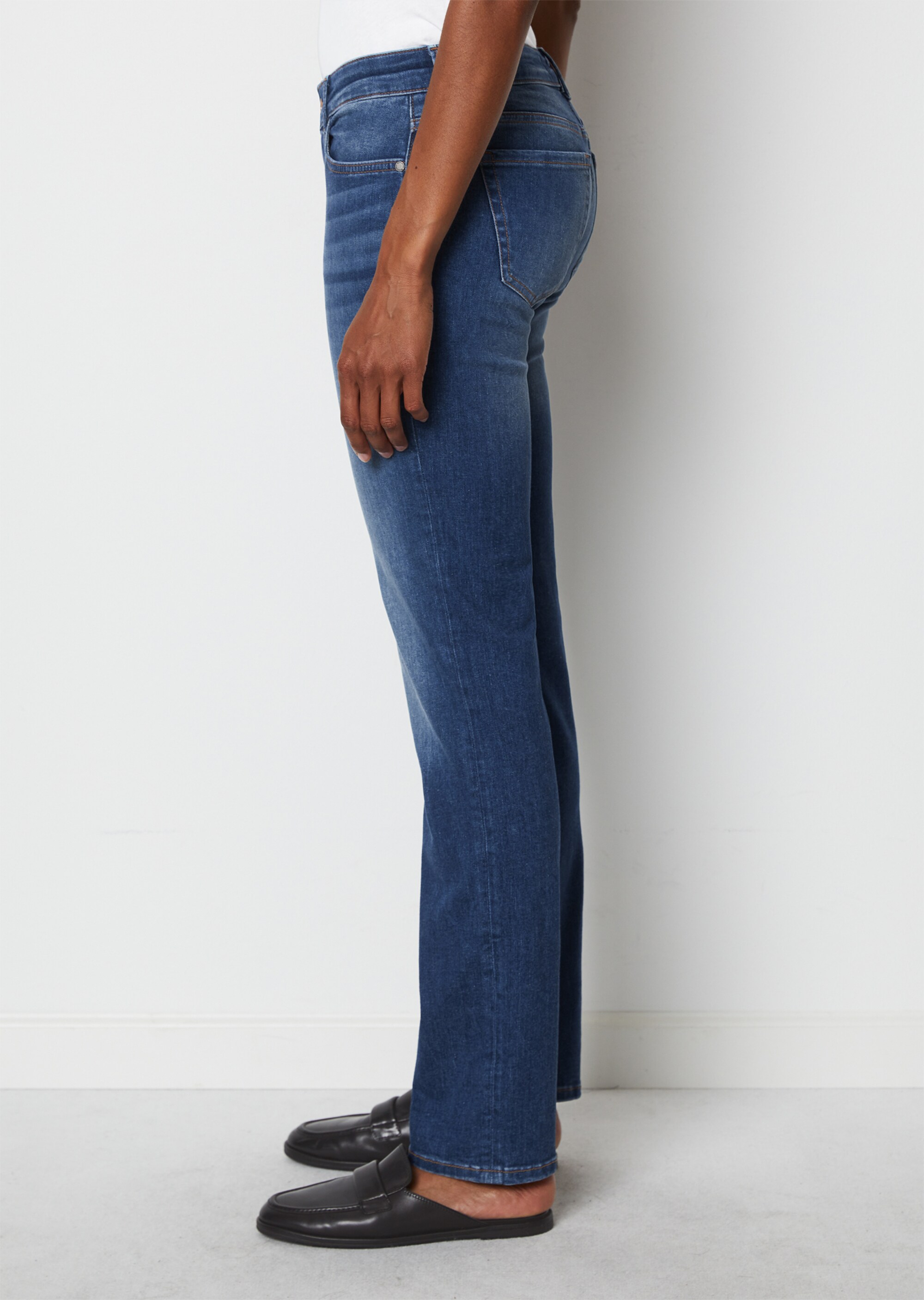 Jeans Modell ALBY straightaus Light Weight Stretch Denim