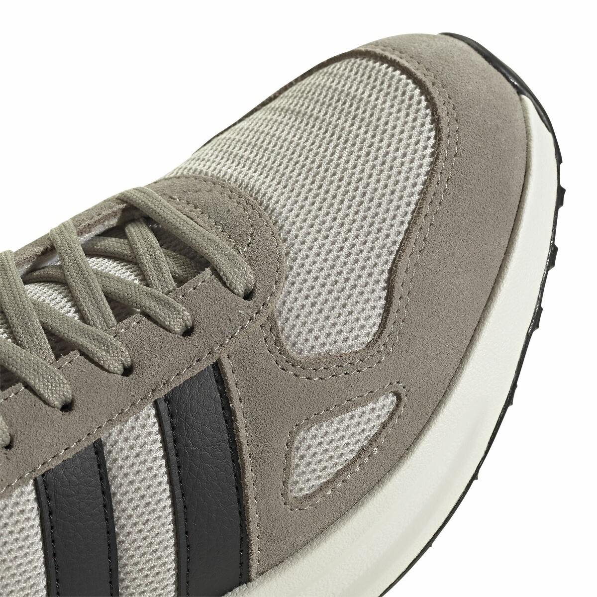 ADIDAS ROUPAS ESPORTIVAS<br>Tênis Run 84