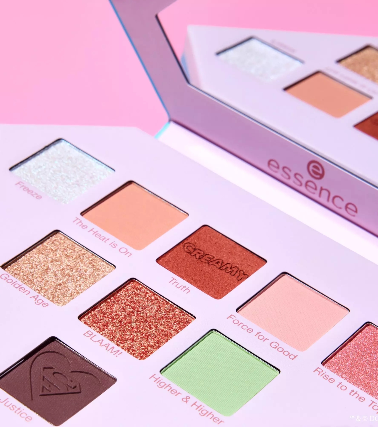essence - *Superman* - Paleta de sombras - 02: Join the league