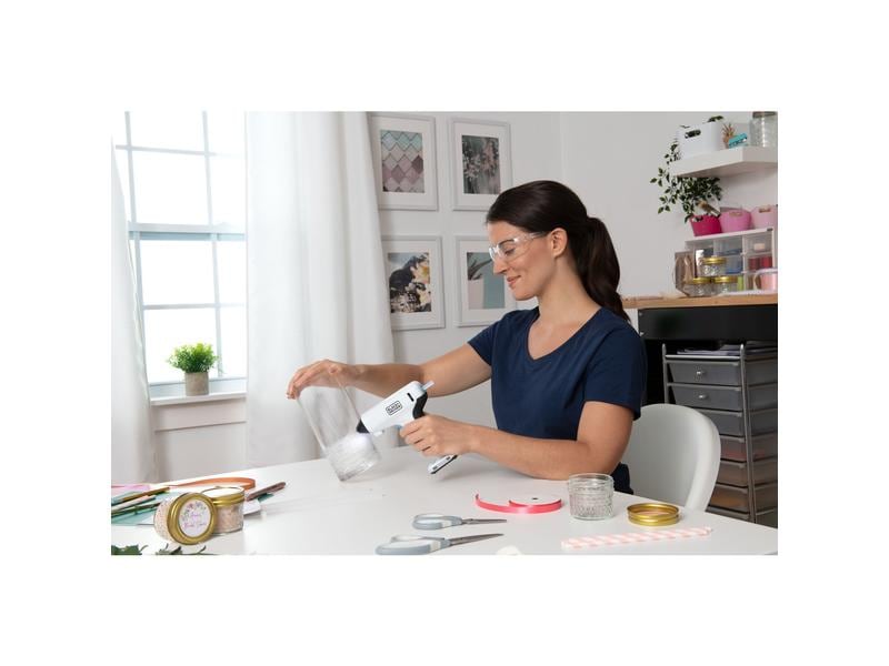 BLACK DECKER Heissklebepistole BCGL115-XJ ink. 20 Klebestif Klebepistole