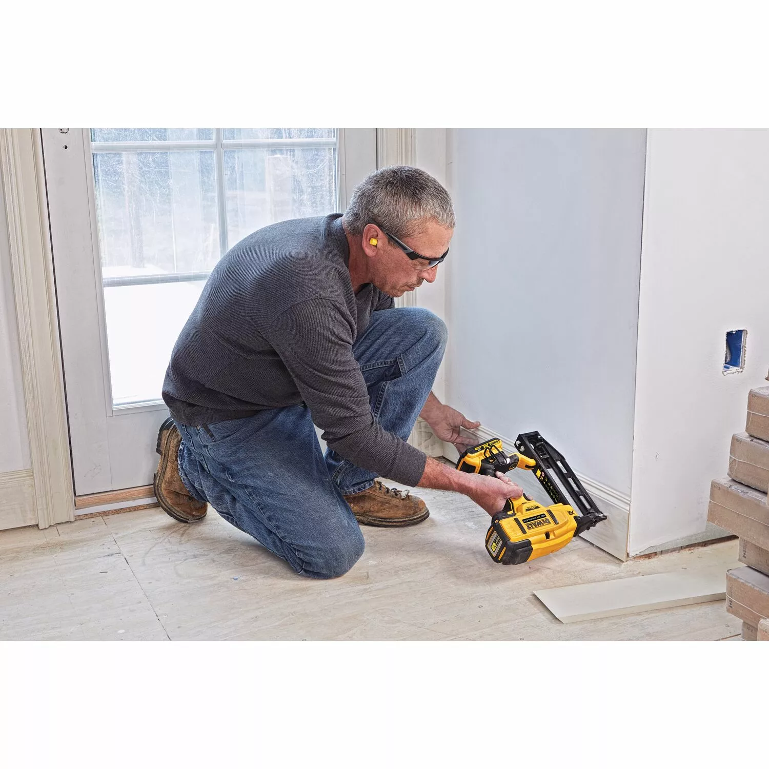 DeWALT DCN662D2 18V Li-Ion Accu afwerktacker set (2x 2.0Ah accu) in TSTAK -  32-64mm - koolborstelloos