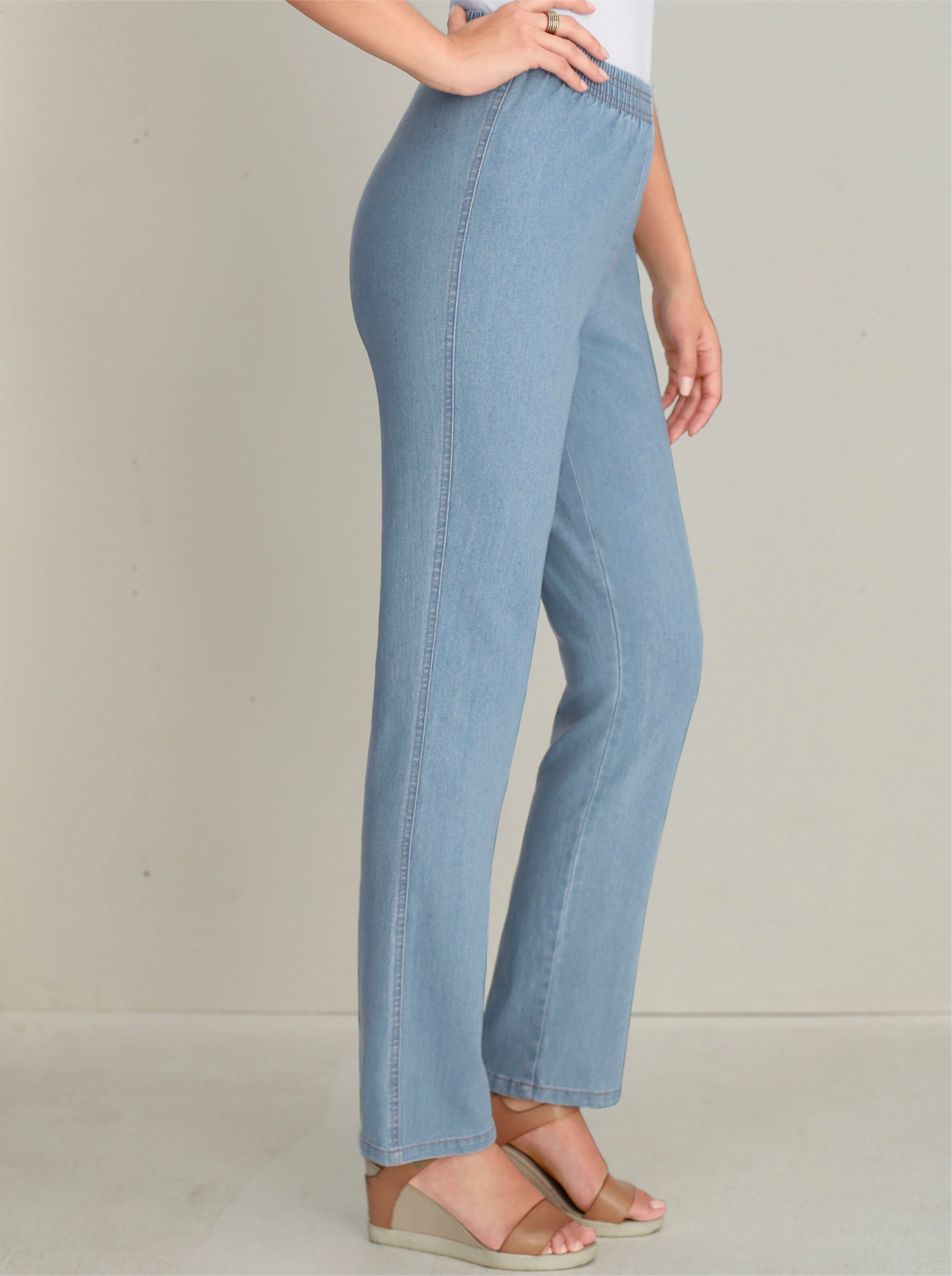 Stretch-Jeans in blue-bleached