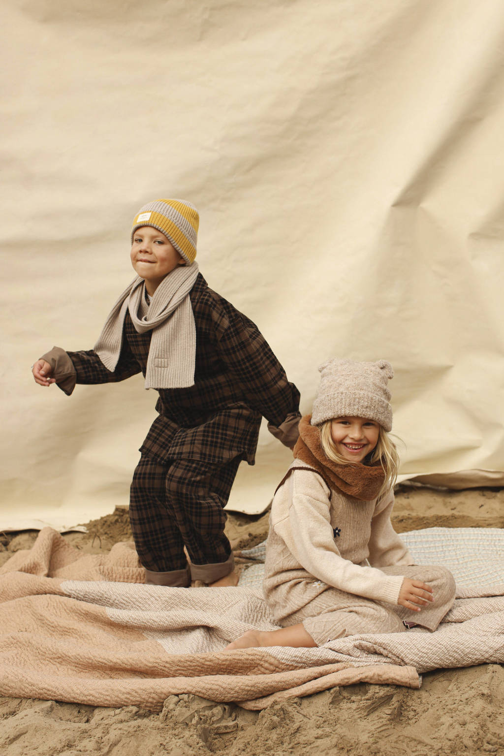 muts beige met oren