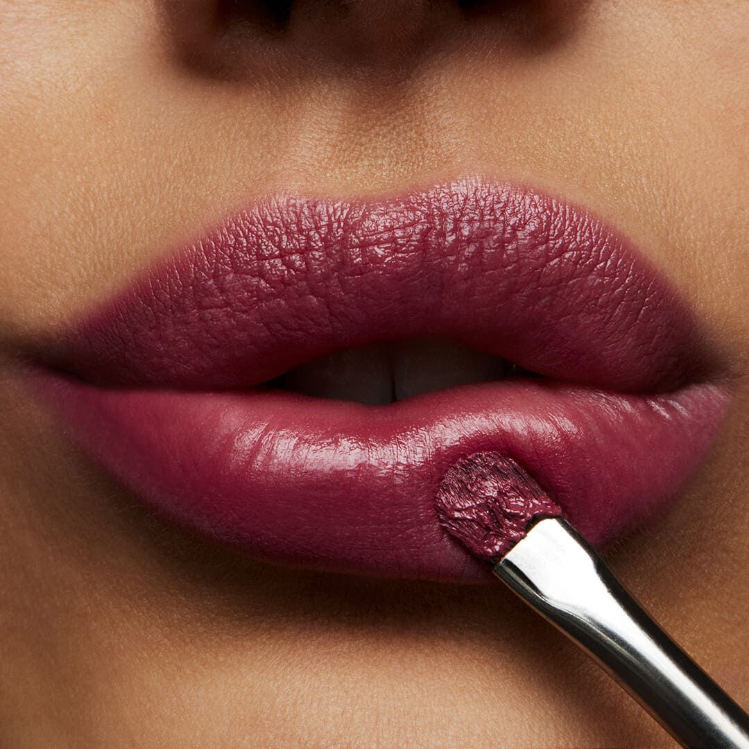 MAC  LOVE ME LIPSTICK
