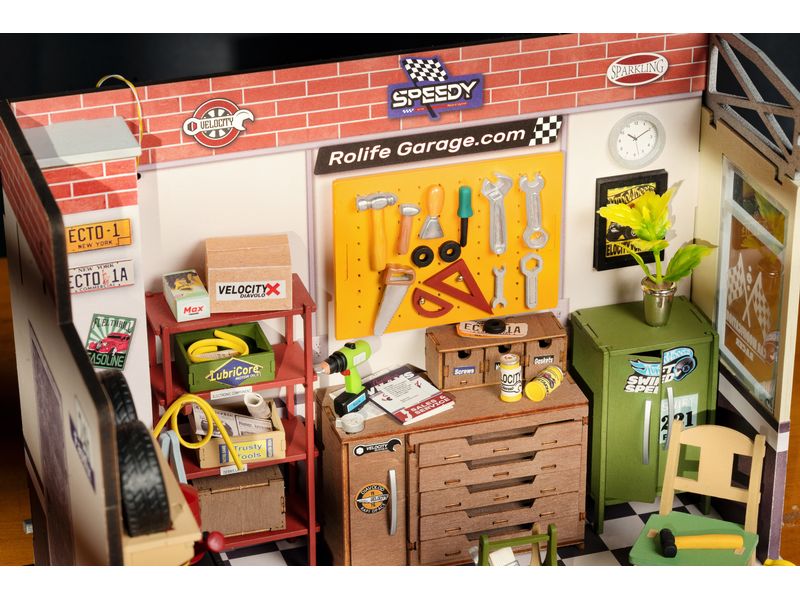 RoboTime Bausatz Garage Workshop 157-teilig 3D-Puzzle aus lasergeschnittenen Holzteilen