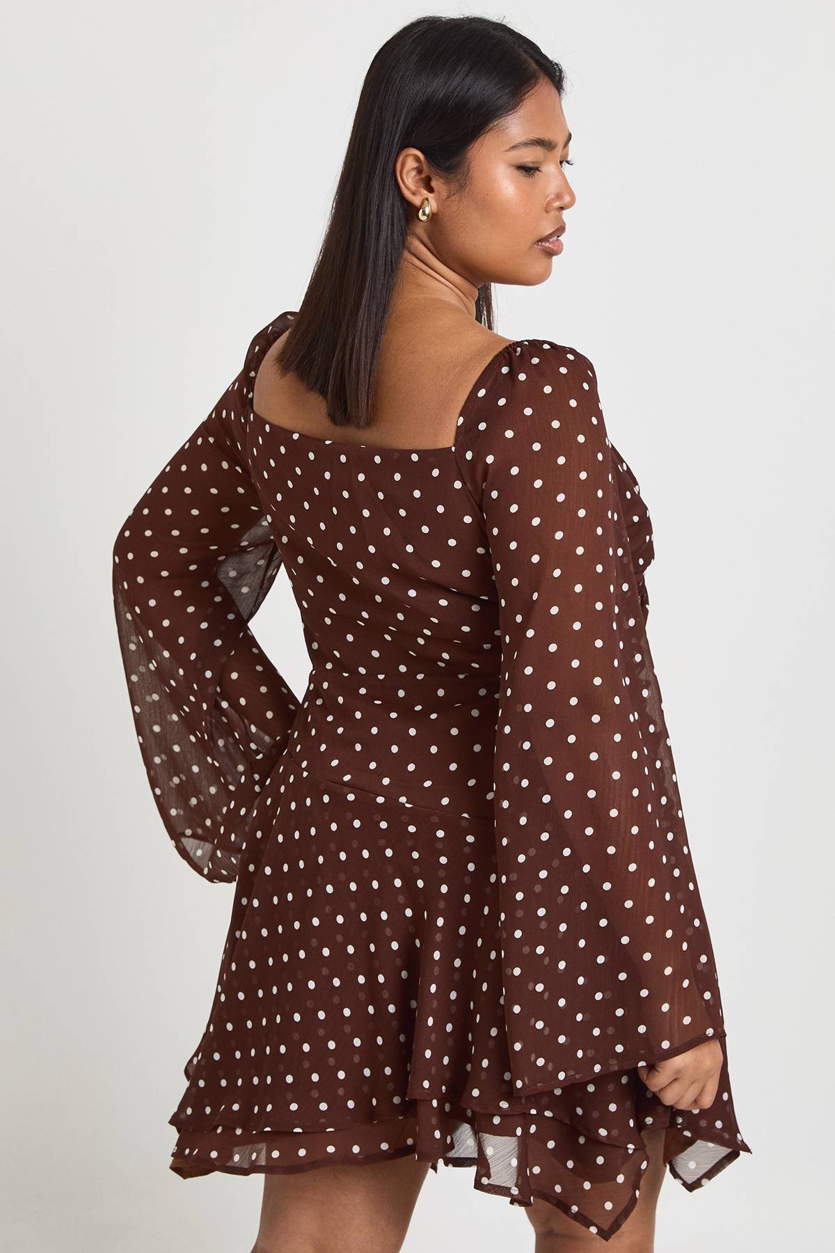 boohoo Robe Patineuse Grande Taille à Pois en Mousseline avec Godets