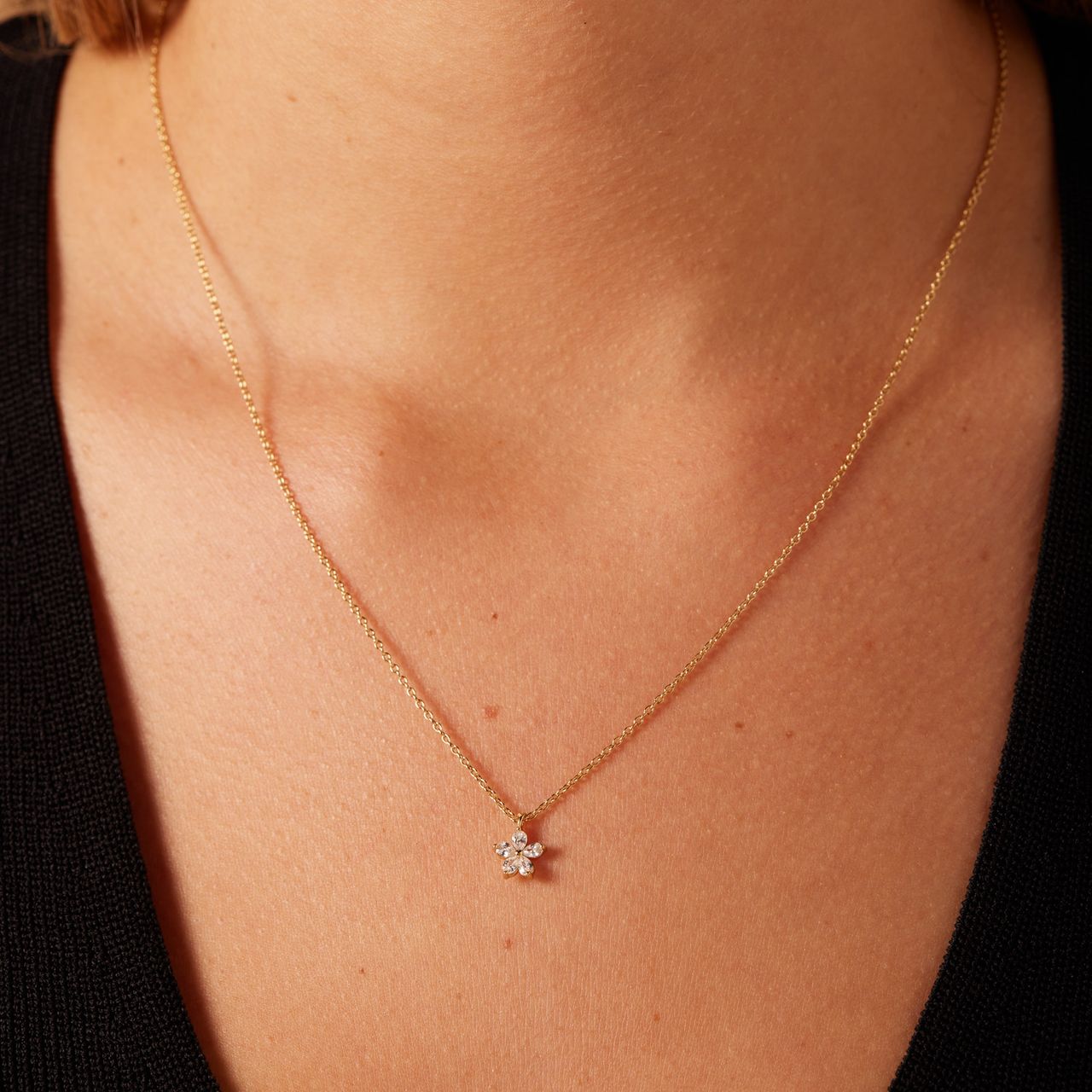Zilveren goldplated ketting met hanger bloem zirkonia