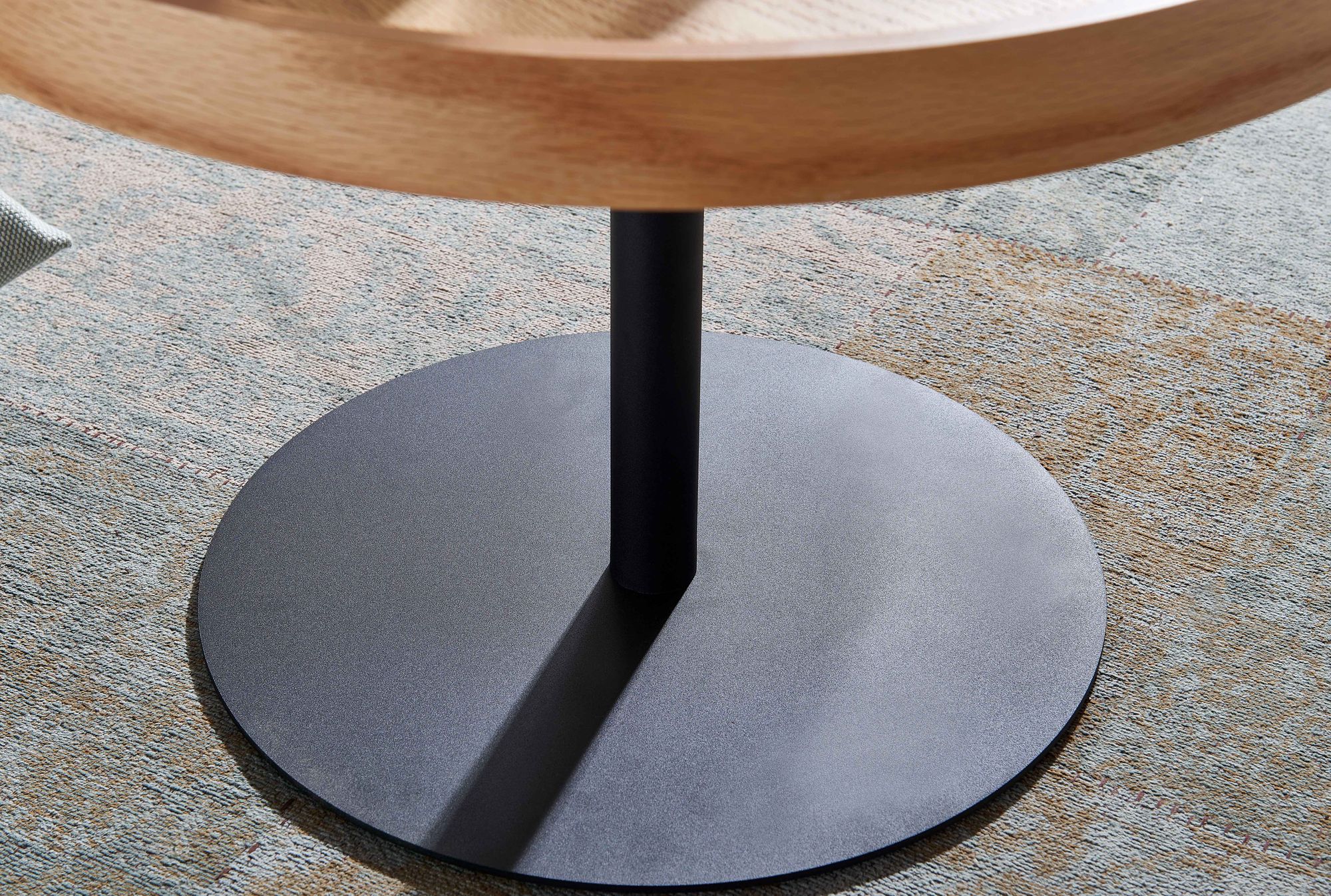 KADIMA DESIGN Couchtisch mit Holzmaserung und erhöhtem Rand, Metallgestell, Eichenfurnier