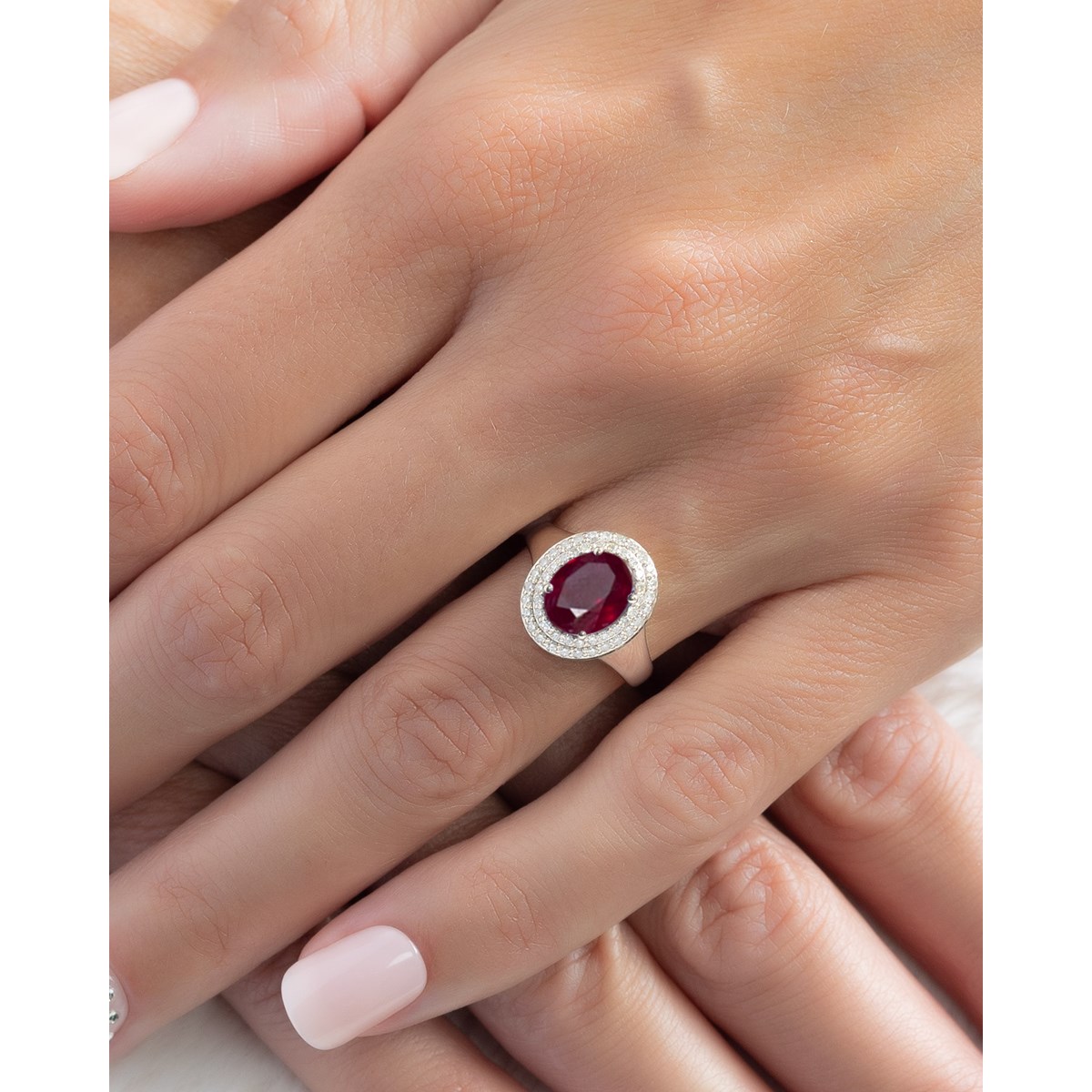 Bague en Or Blanc 585 avec Rubis et Diamants | Éclat et Raffinement