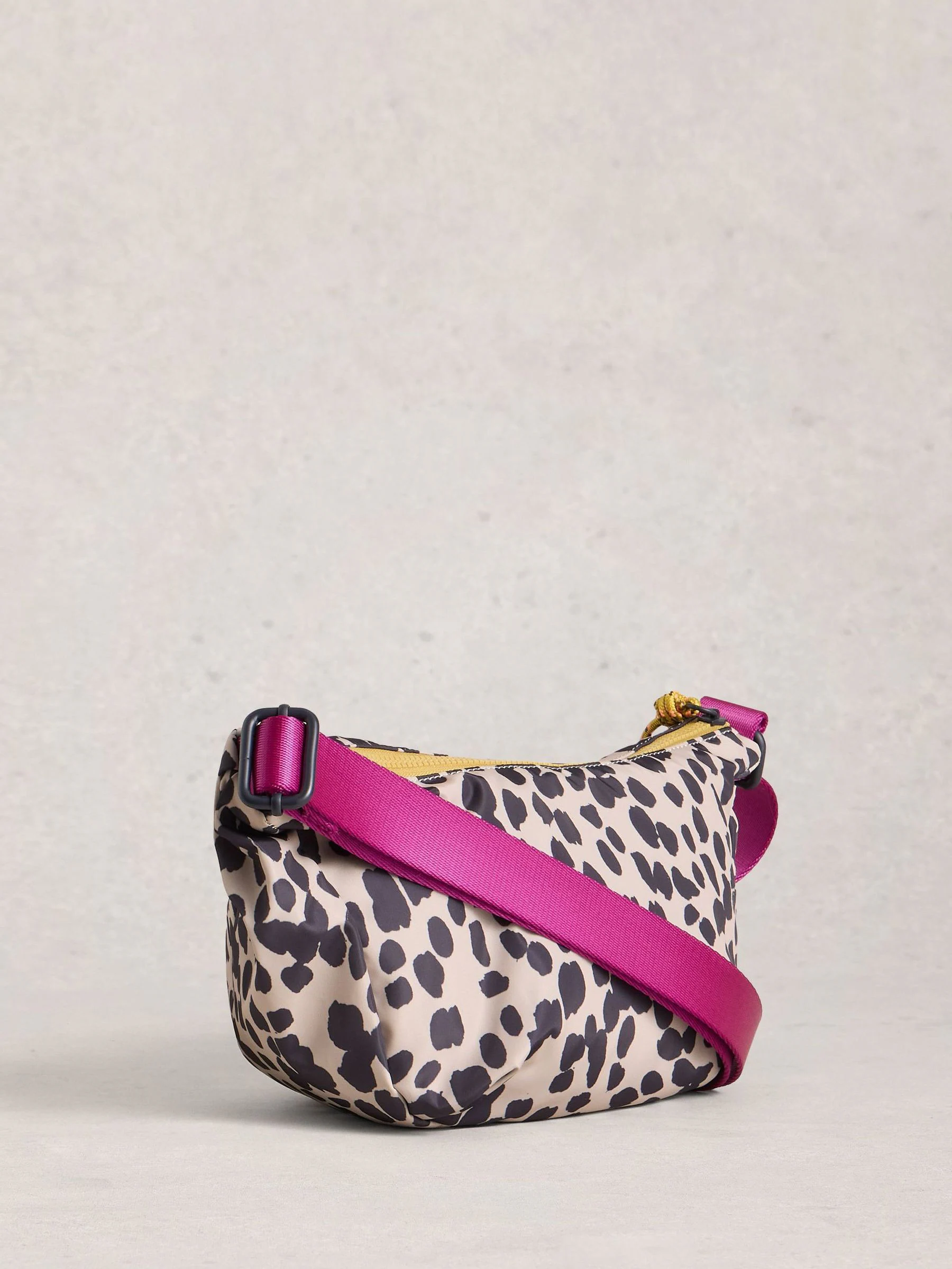 Natuurlijk - White Stuff Meadow Sling Bag