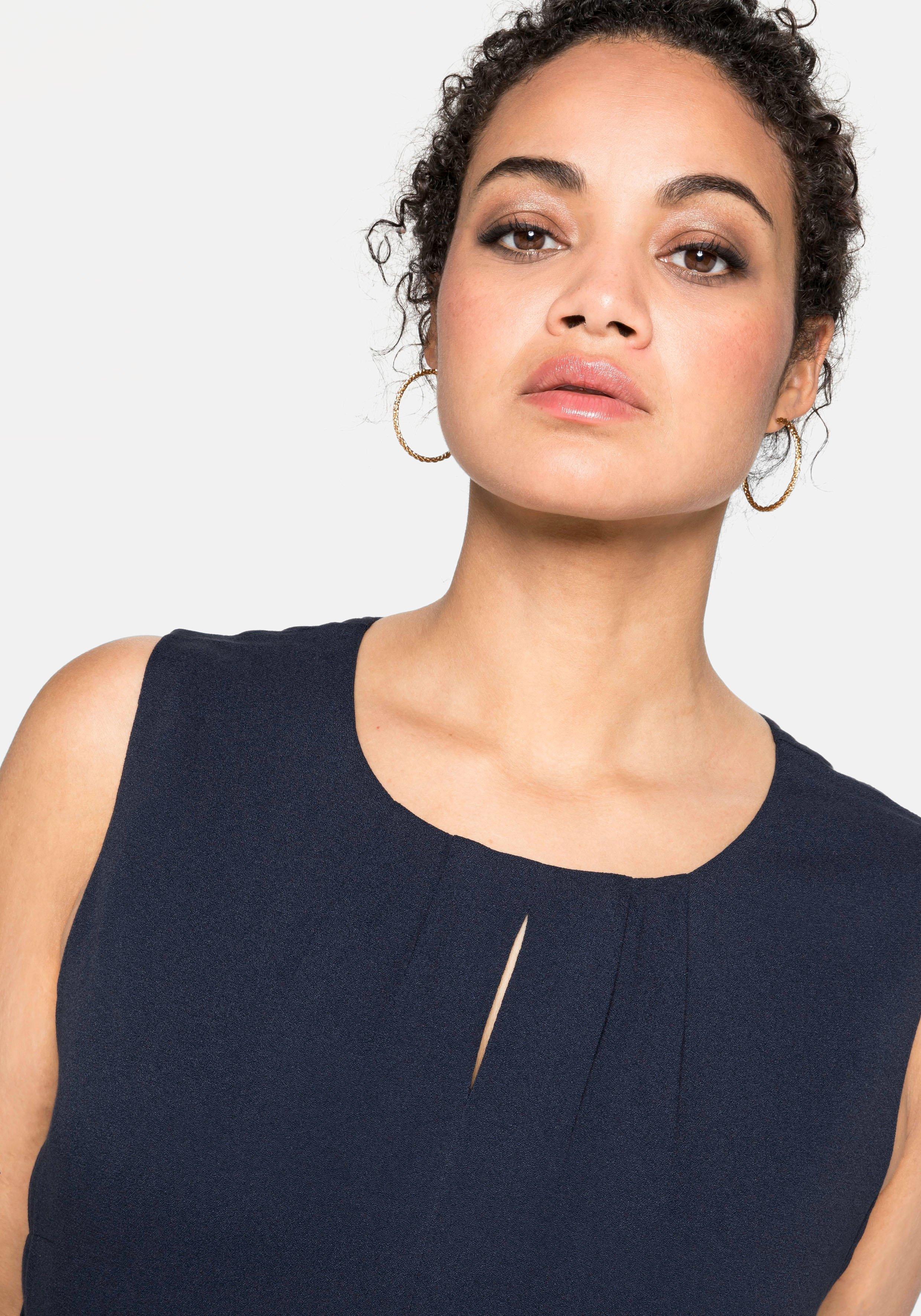 Ärmelloses Cocktailkleid mit Falten-Detail