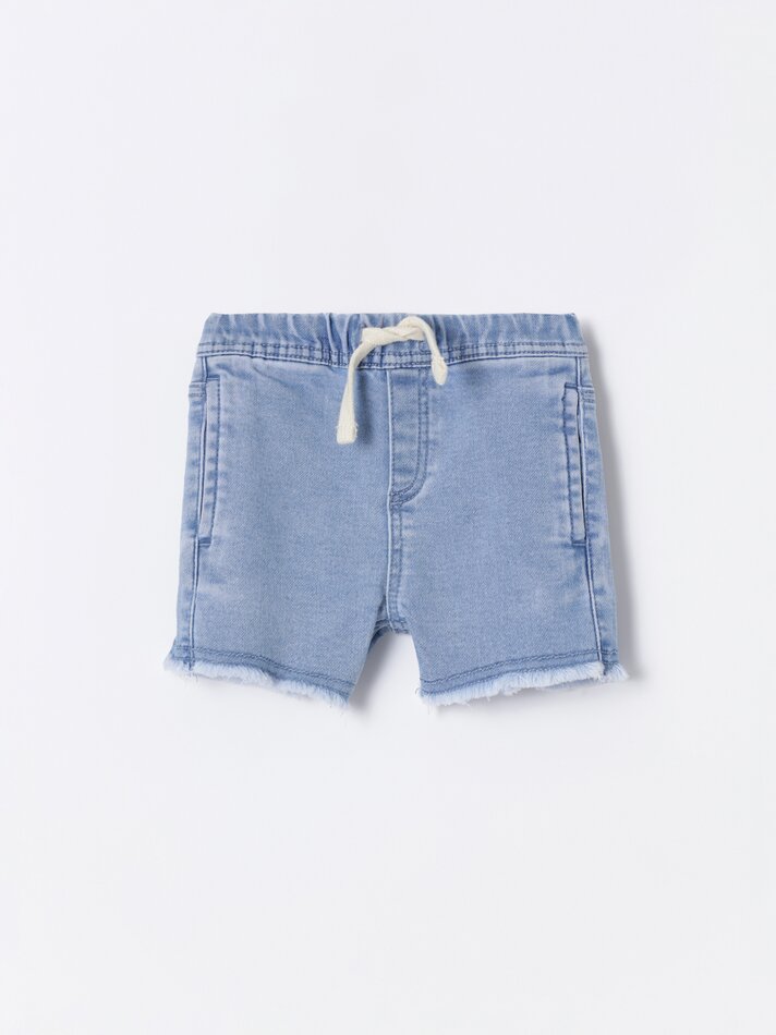Bermuda jeans com rasgos - Azul claro