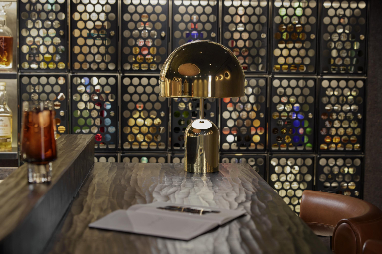 Tom Dixon Bell tafellamp LED oplaadbaar Fluro