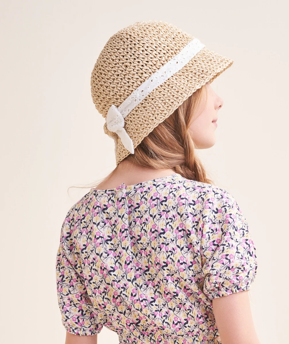 chapeau de paille fille avec ruban blanc brodé