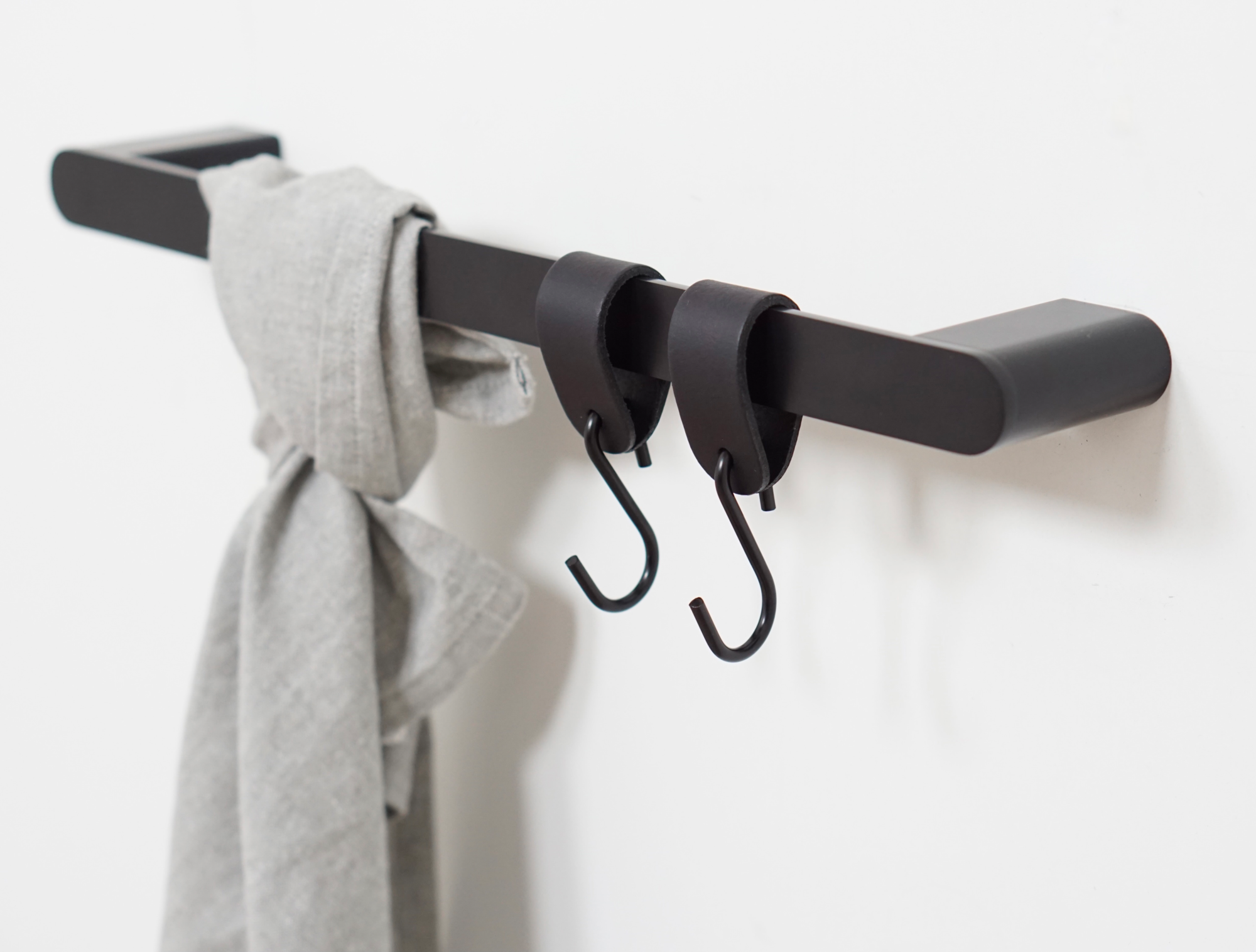 YIRMI 25cm | Zwart