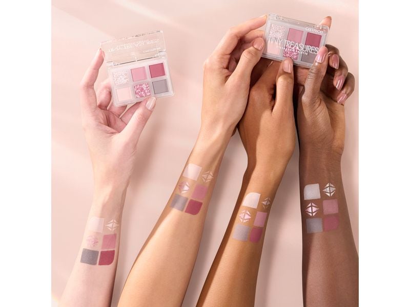 Catrice Lidschatten-Palette Tiny Treasures 020 Wild Berry Mini-Lidschattenpalette mit einer Mischung aus grauen, rosa- und beerenfarbenen Tönen