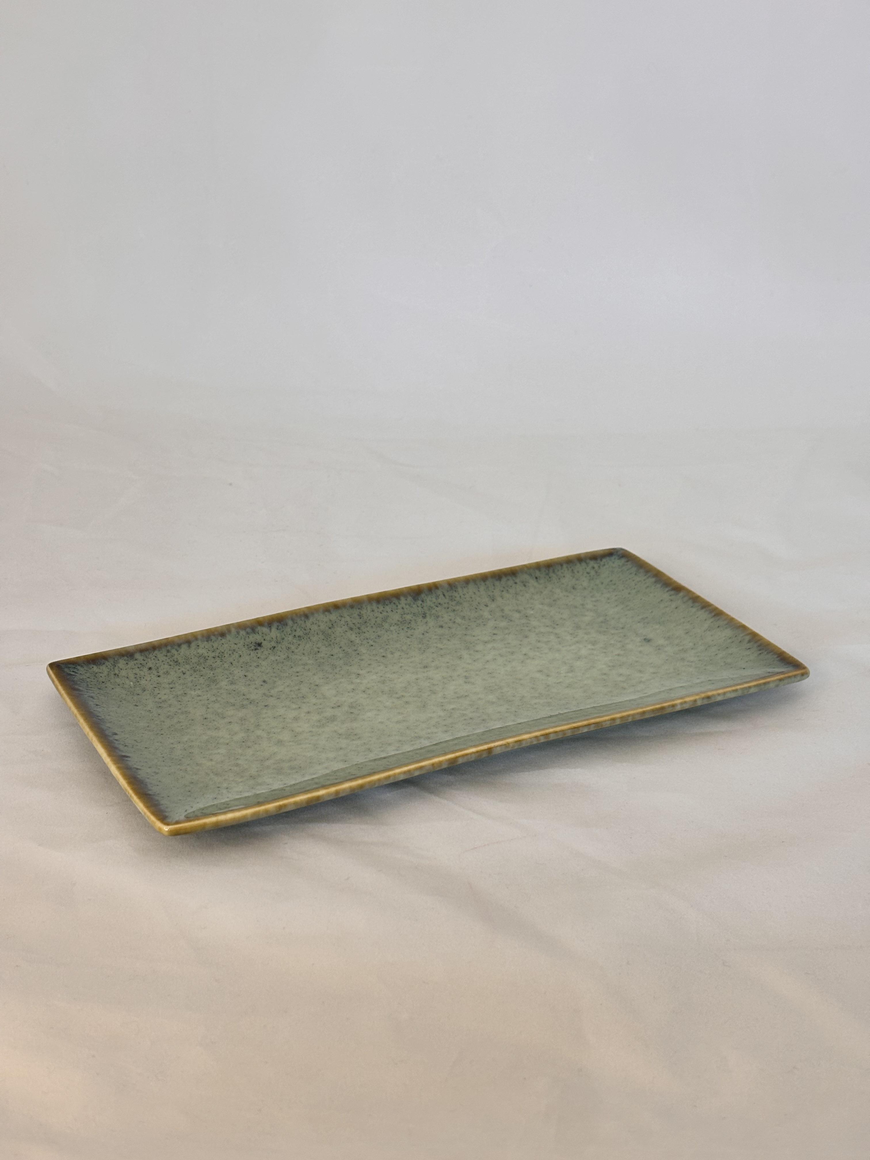 PLAT VERT PORCELAINE EMAIL REACTIF D.25.5X13CM