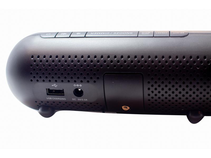 soundmaster Radiowecker UR6600SW Schwarz Uhrenradio mit DAB , UKW und zusätzlichem Nachtlicht