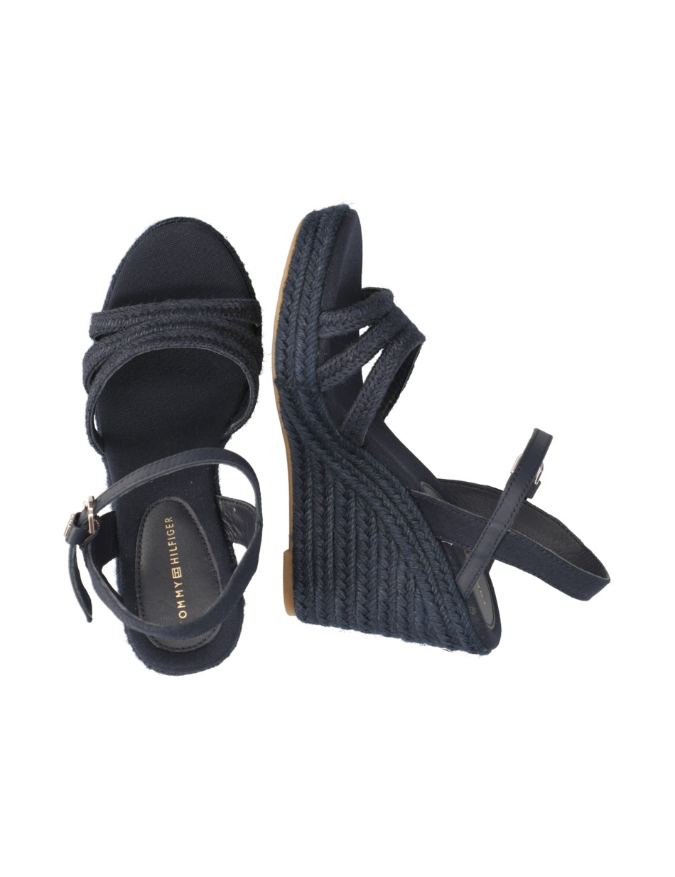 ESSENTIAL BASIC WEDGE SANDAL