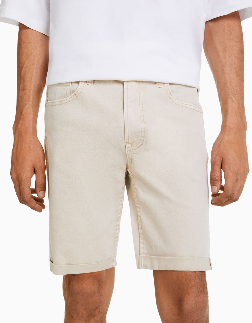 Bermuda jeans skinny com barra dobrada