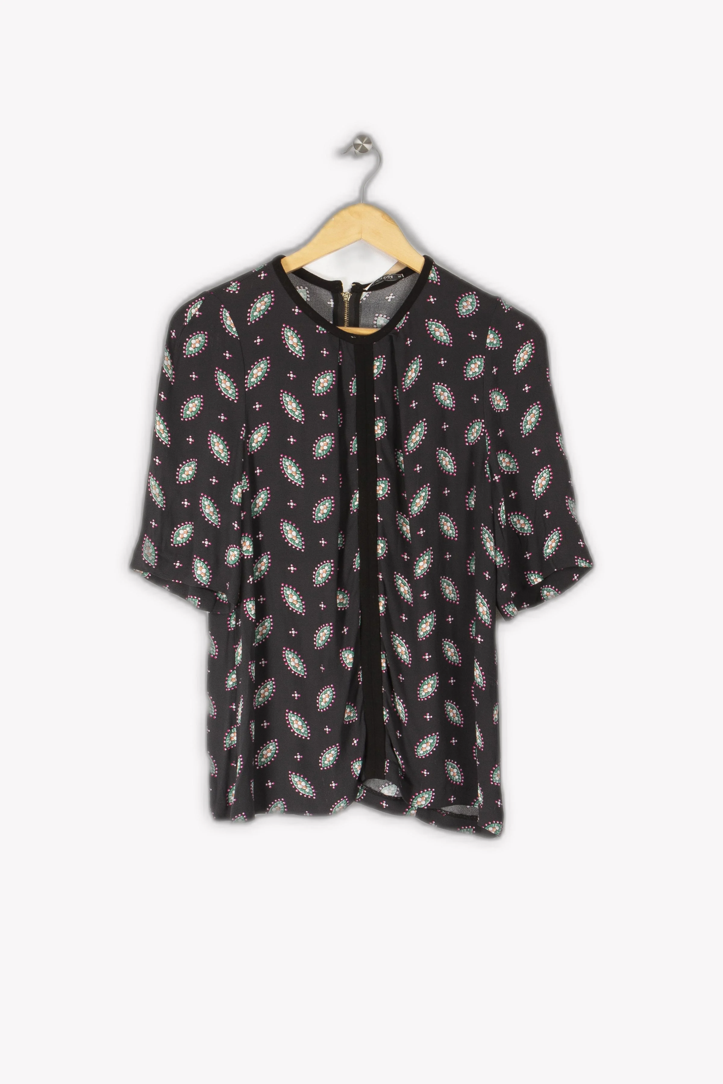 Top | Noir