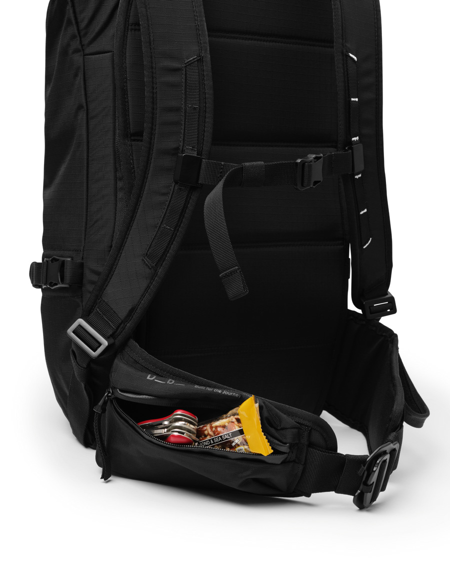 Snow Pro Backpack 25L  Black Out