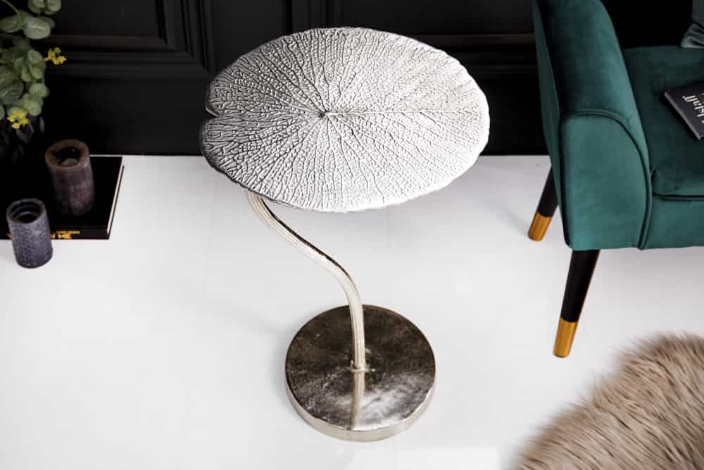 Handgearbeiteter Beistelltisch ABSTRACT LEAF 40cm silber