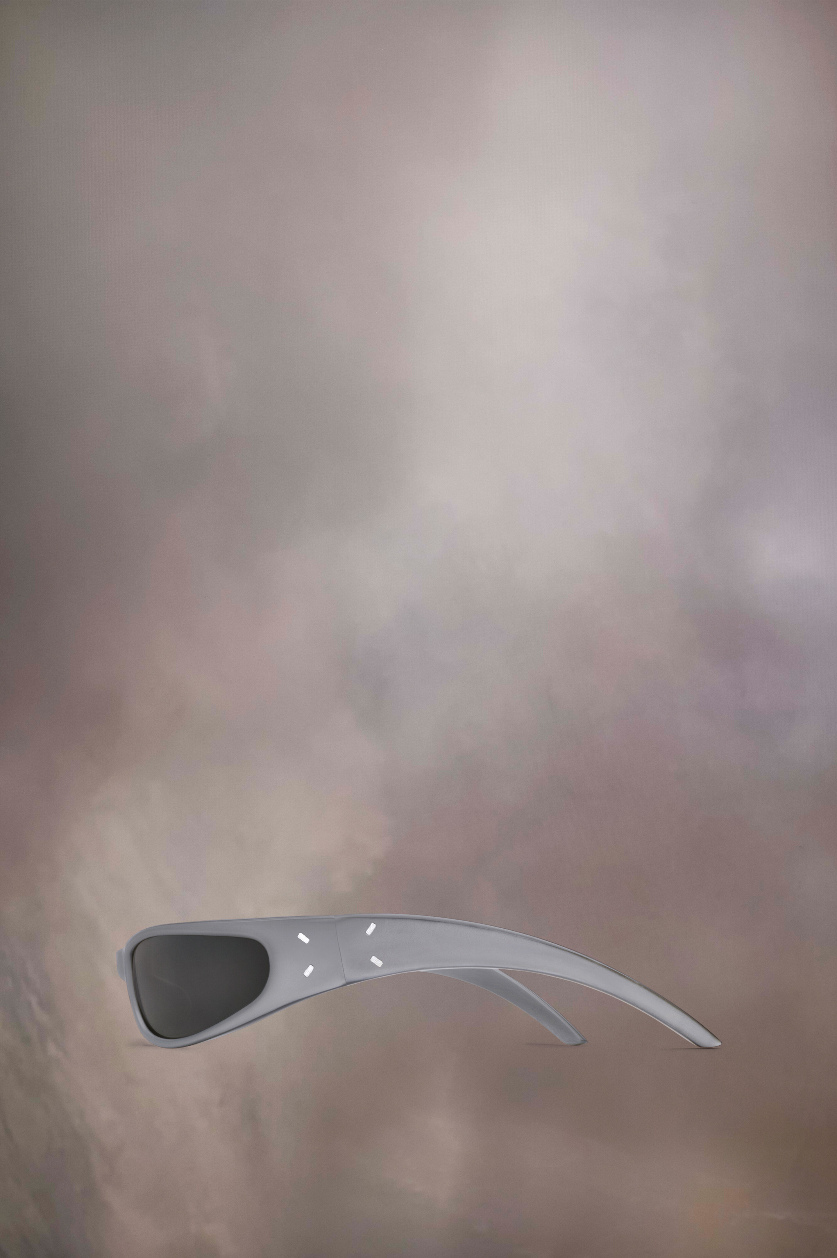Lunettes de soleil enveloppantes argentées x Gentle Monster​