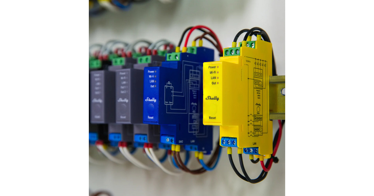 ShellyPro RGBWW PM controller  (Geel)