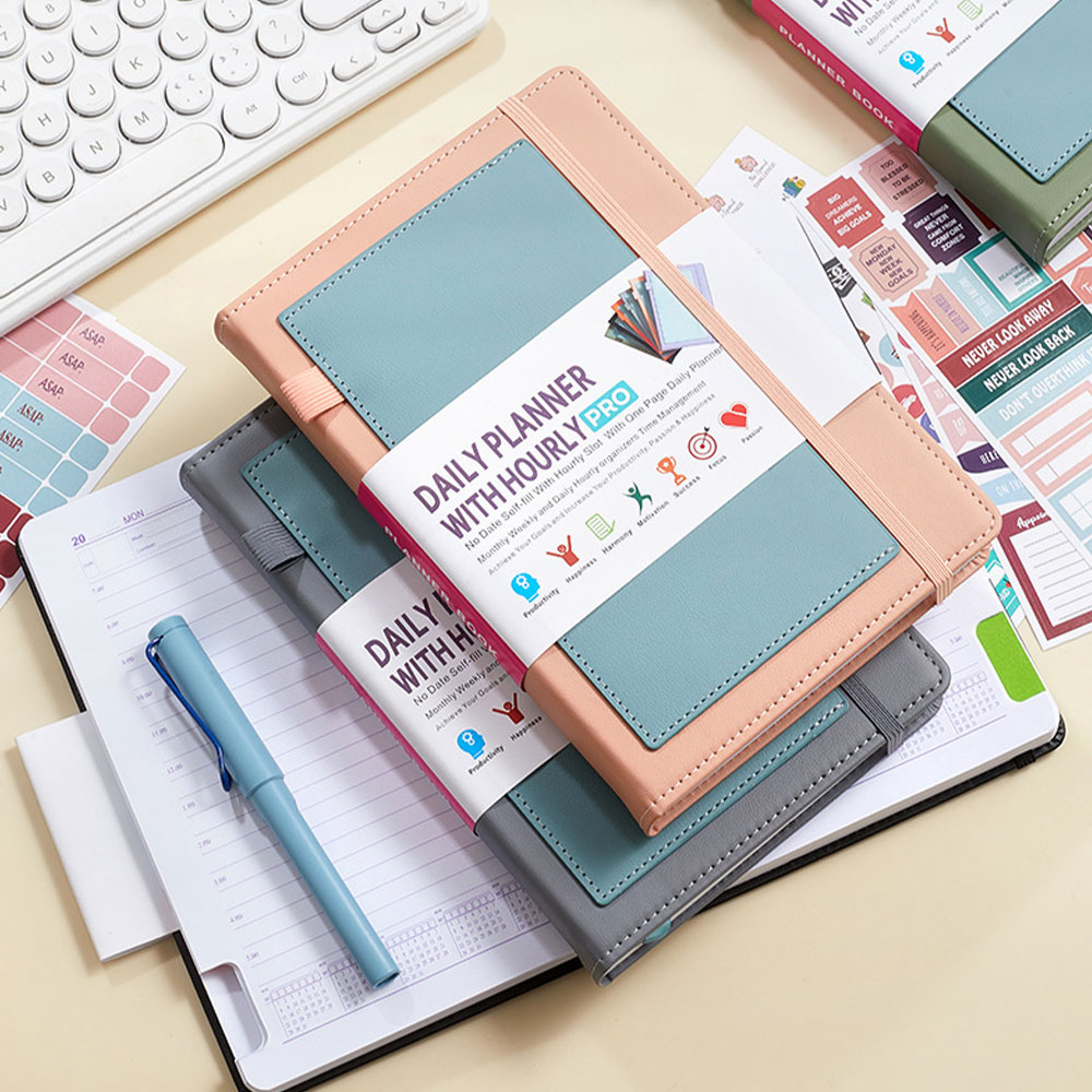 (1T/1S) 21x14cm Hard Cover Tages- und Stundenplaner Schüleragenda Zeitplanungssystem Wochenkalender 2025-2026 inkl. Sticker / Kartenhalter - Rosa