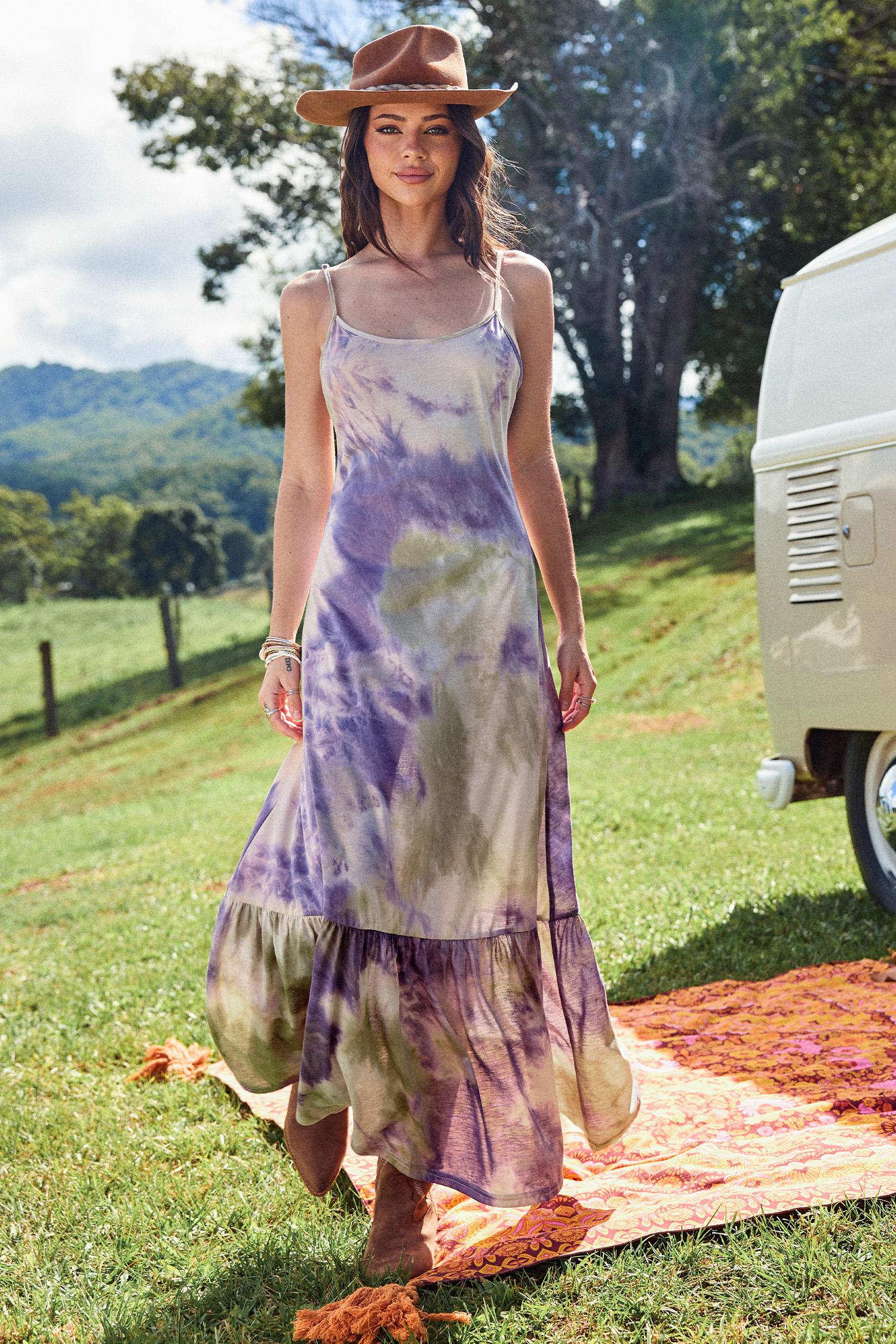 Robe maxi sans manches à col scoop tie dye
