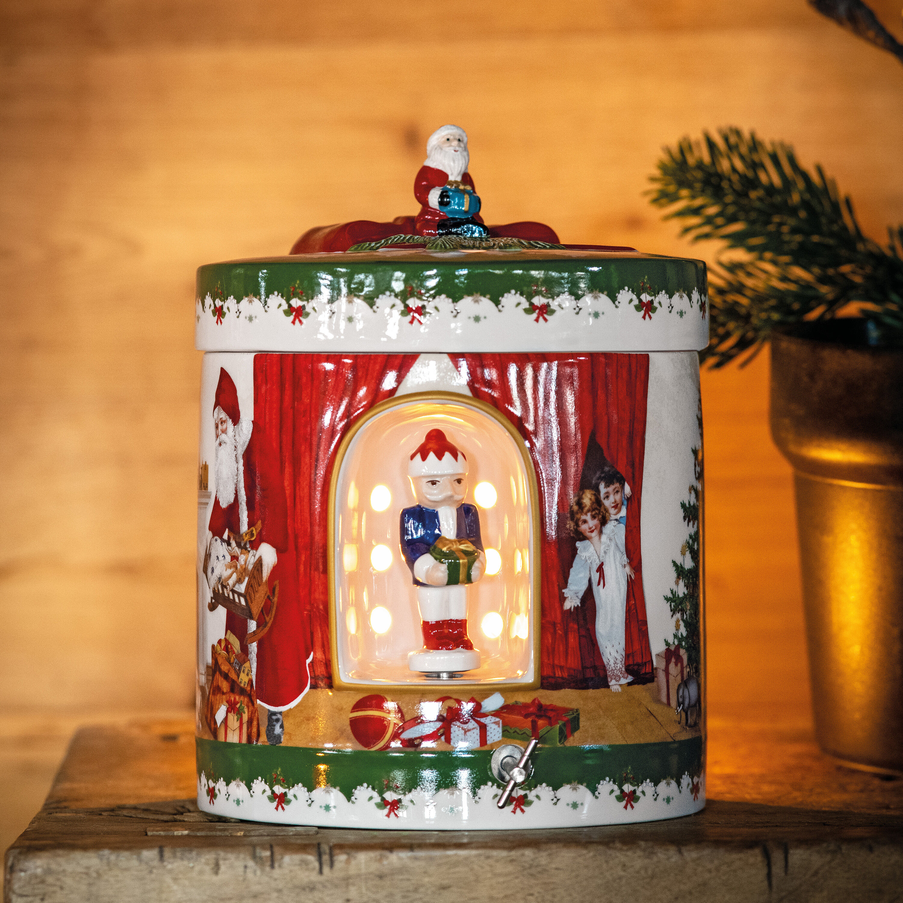 Christmas Toy's Christmas music box Multi-colored, 6.7'' x 6.7'' x 8.7''