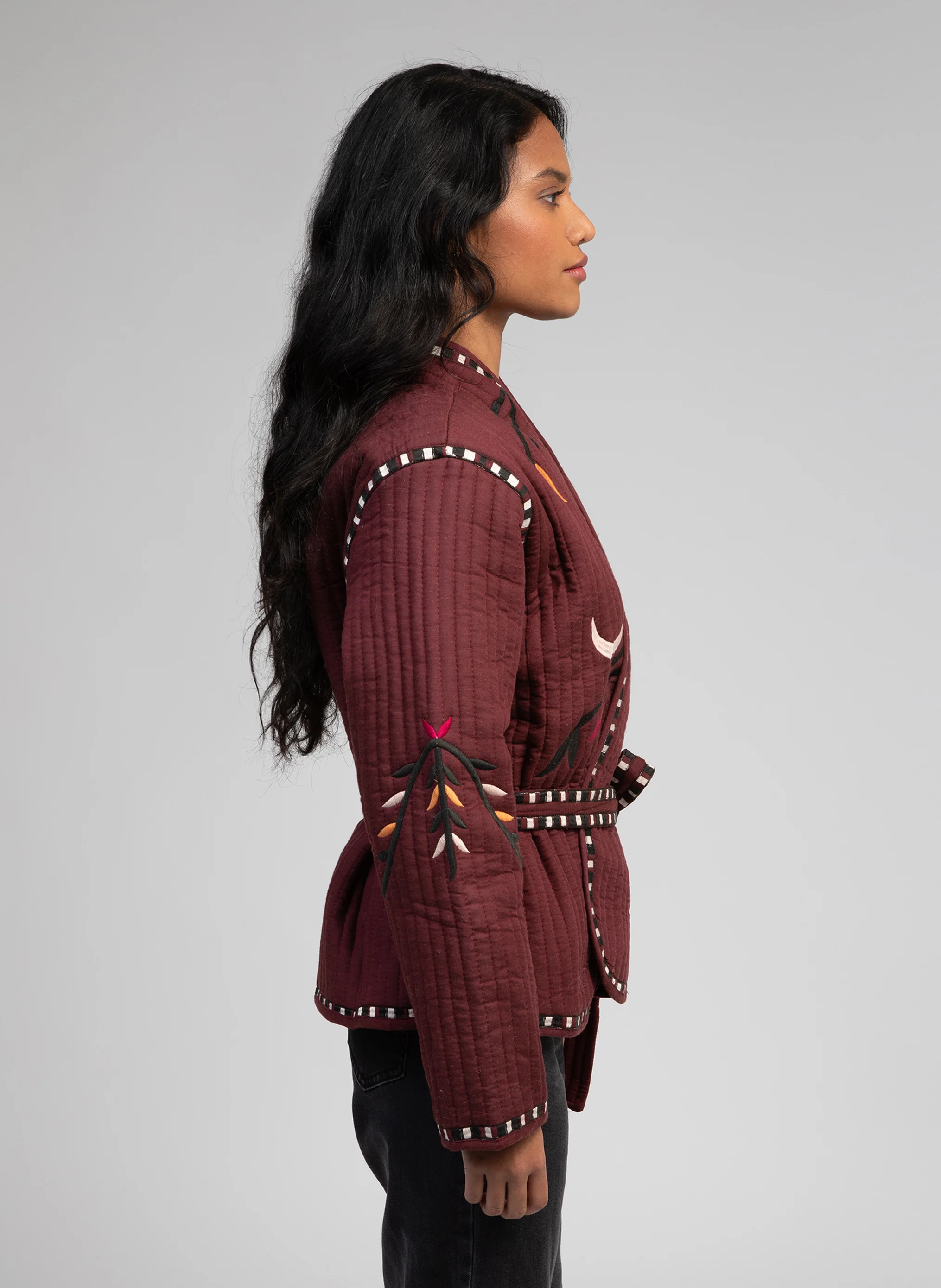 SARA - Veste cintrée brodée |