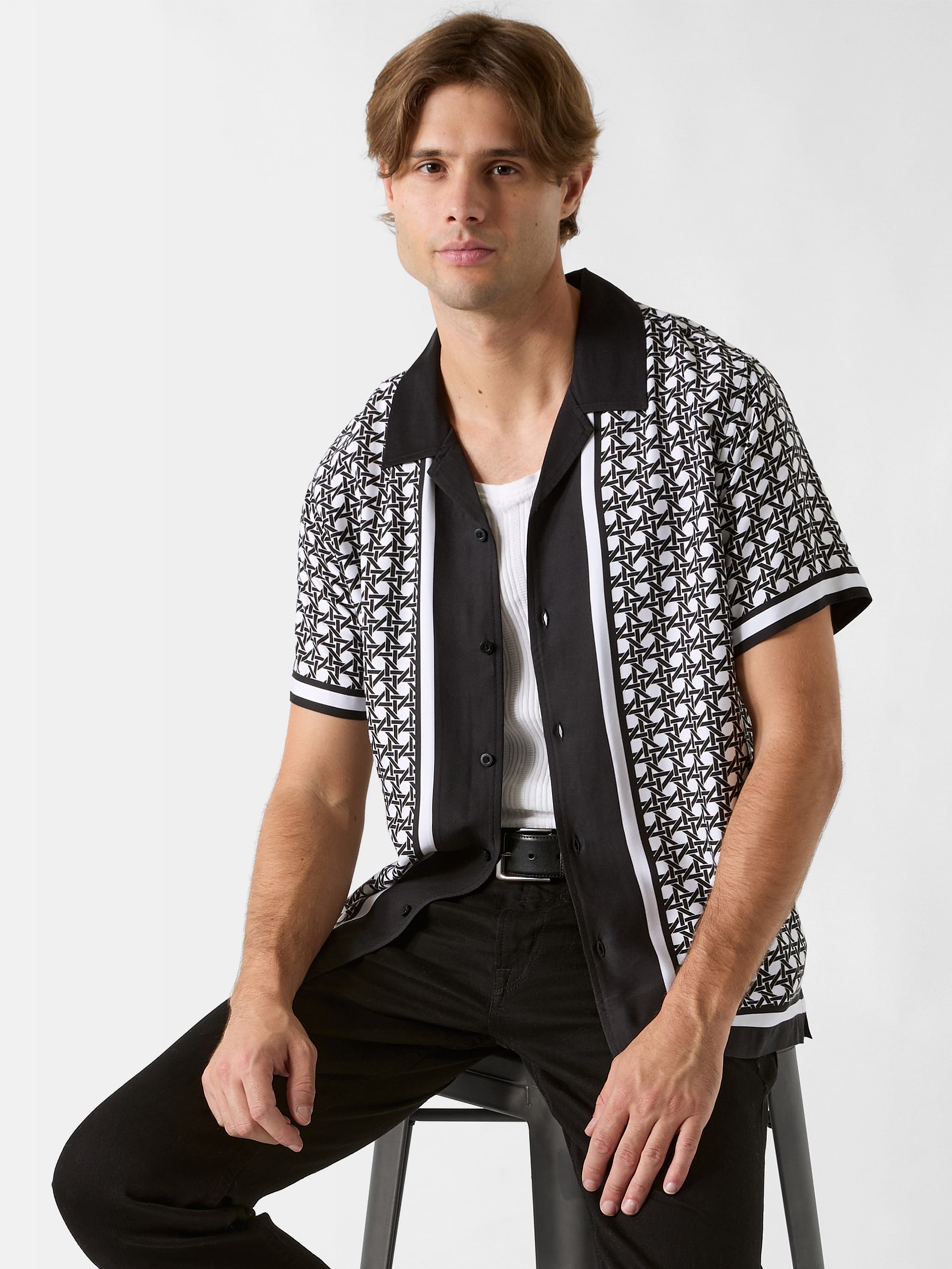Camisa com borda em padrão cesta