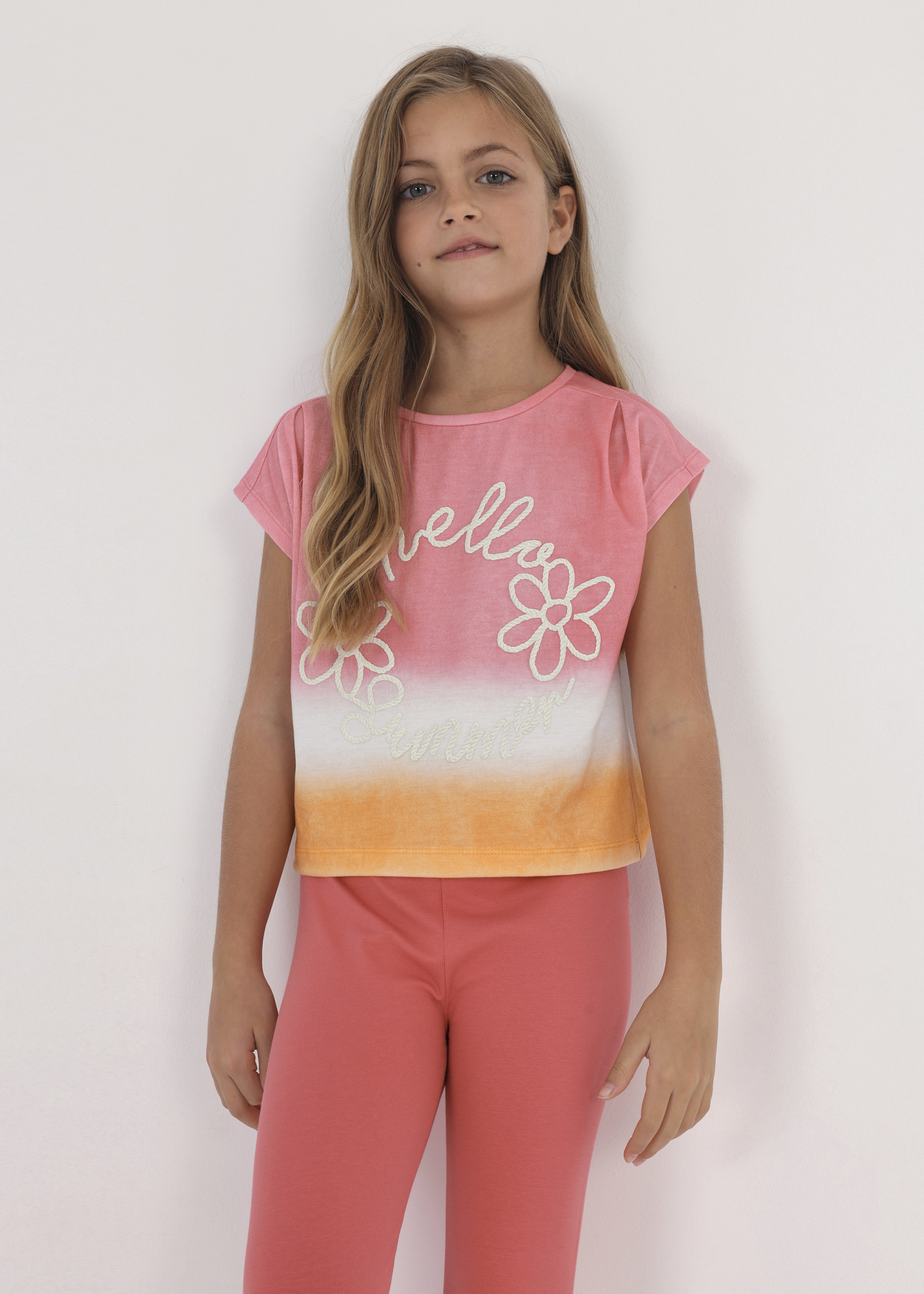 Camiseta de manga curta com efeito tie-dye para meninas