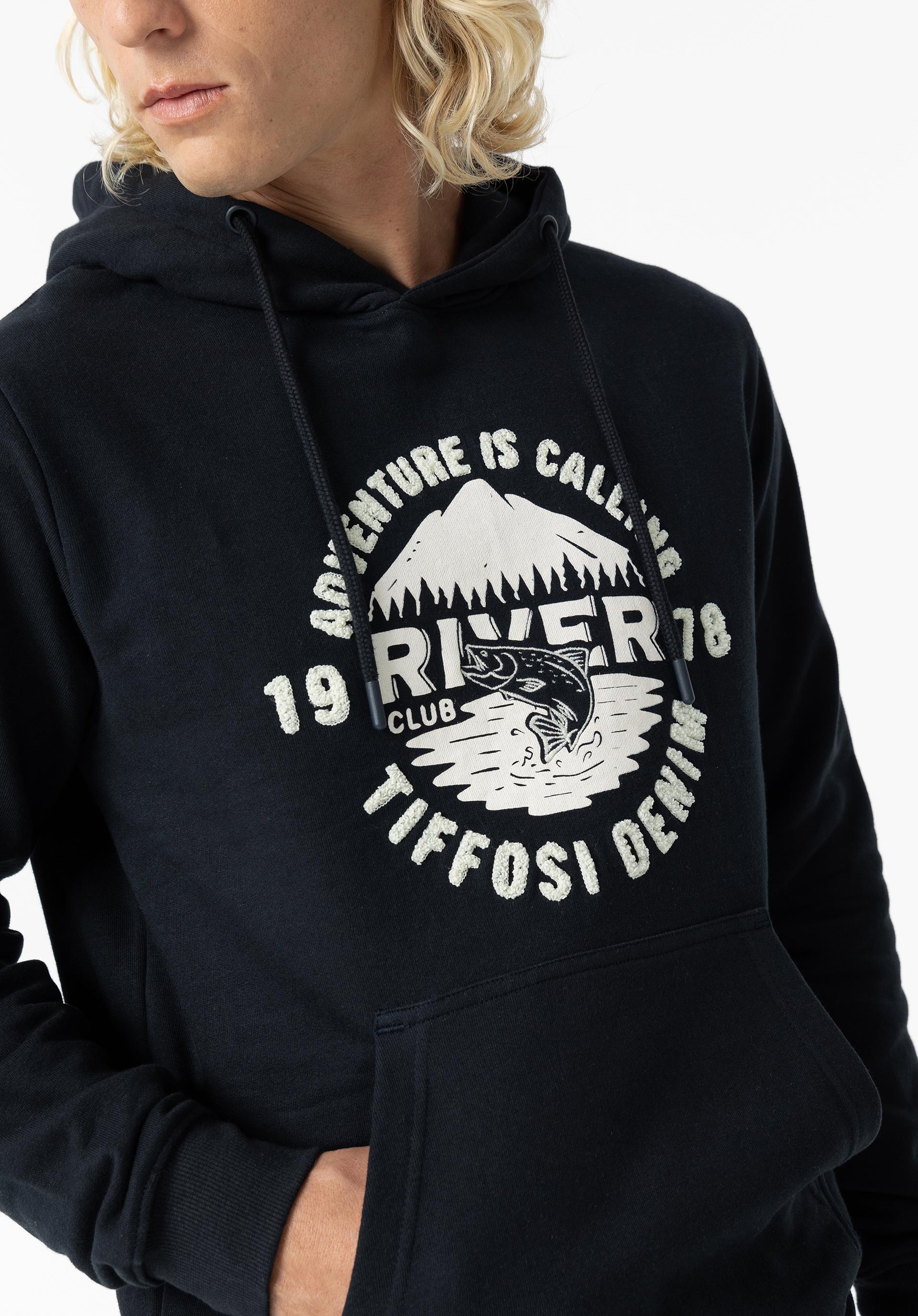Hoodie com Bordado Turco Frontal
