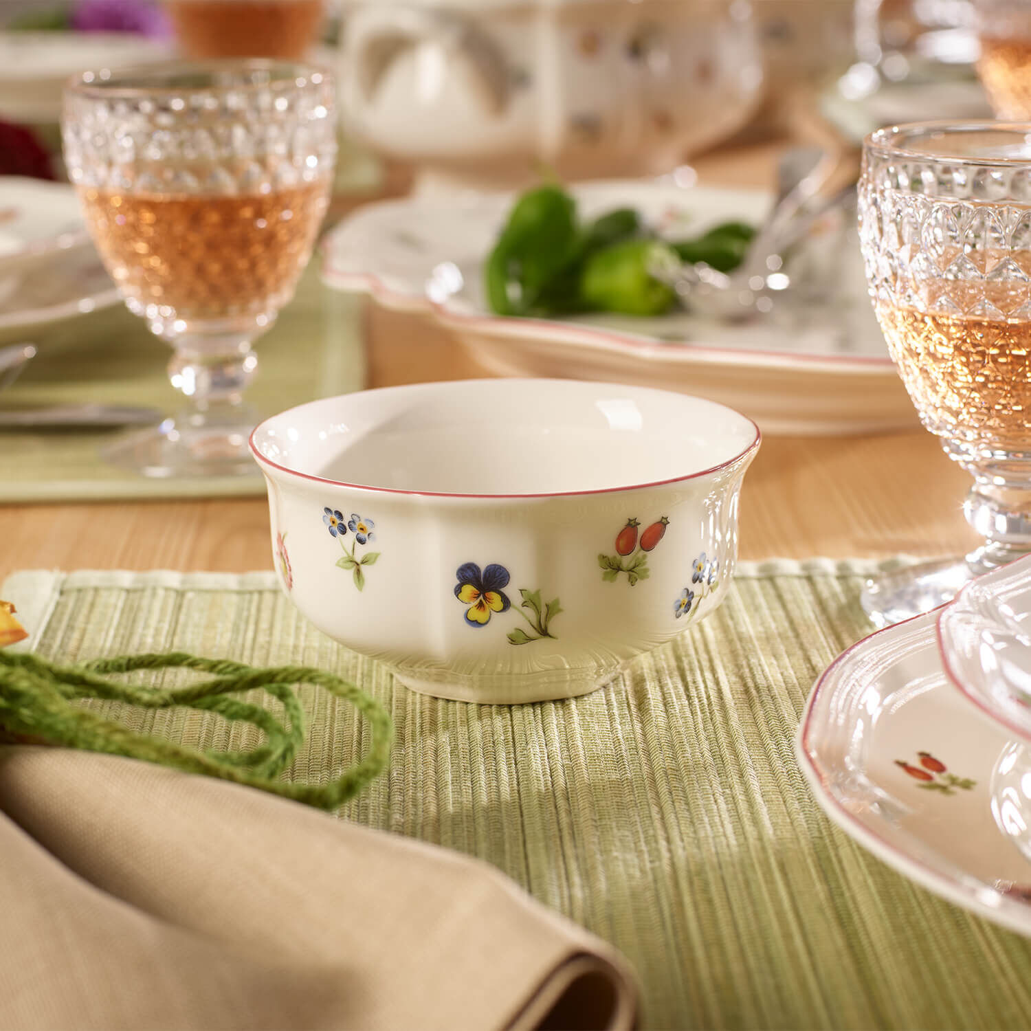 Petite Fleur Dessert bowl White, 8.2 oz, Premium Porcelain