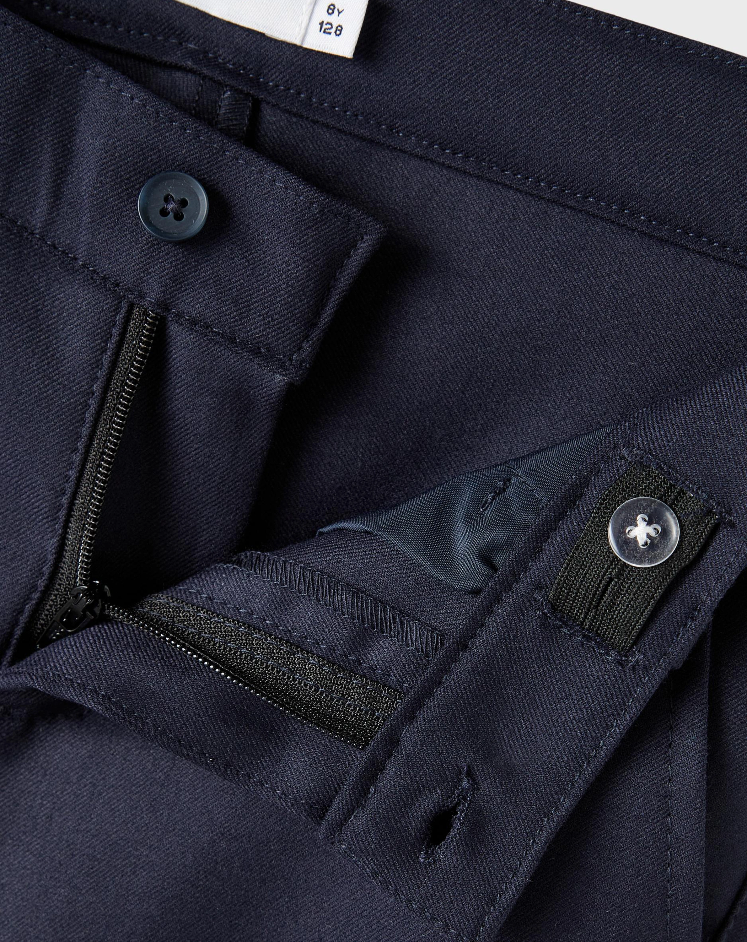 Stoffhose NKMRIRAMEL in dark sapphire
