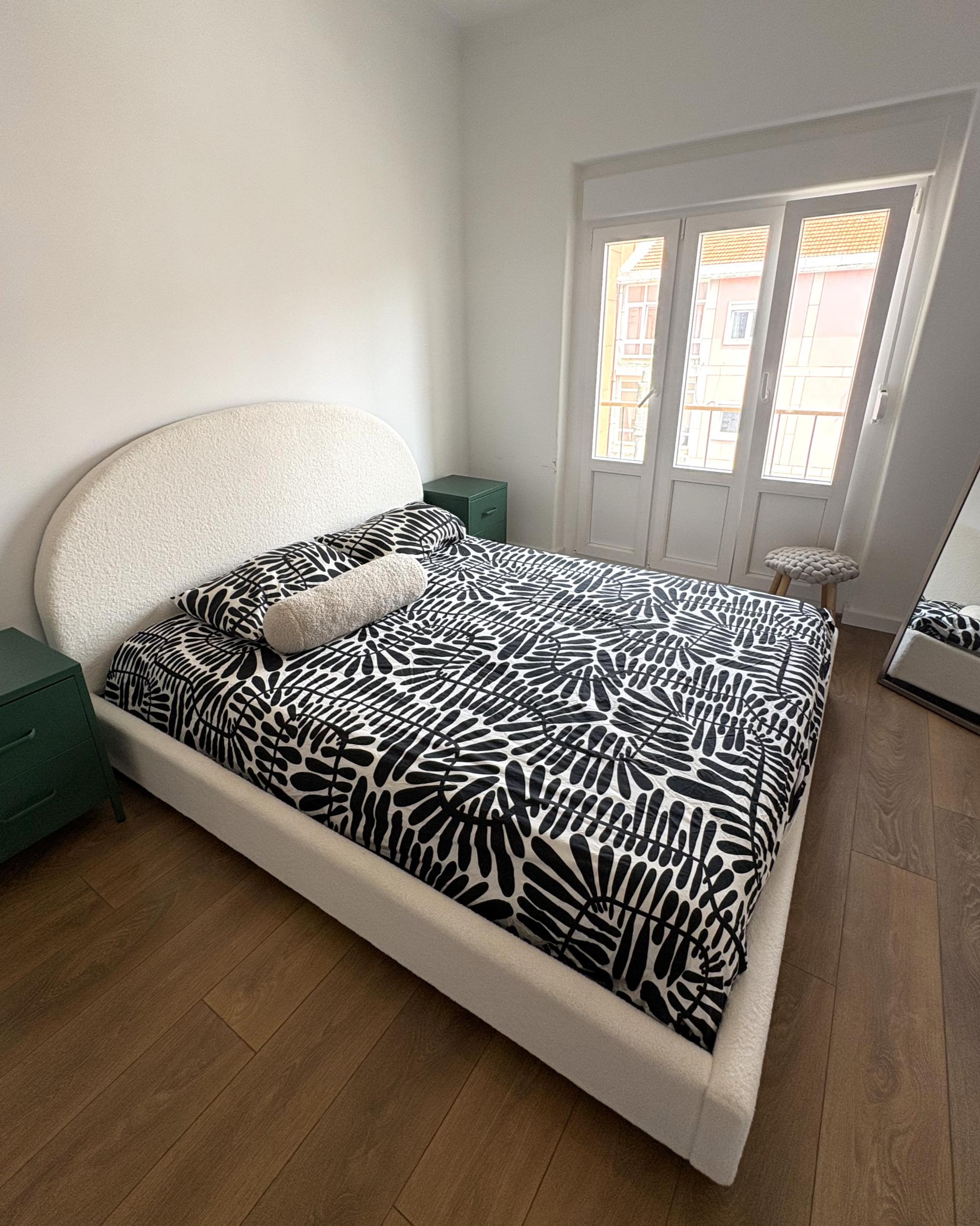 Bed Bouclé VAUCLUSE 180 x 200 cm Gebroken wit