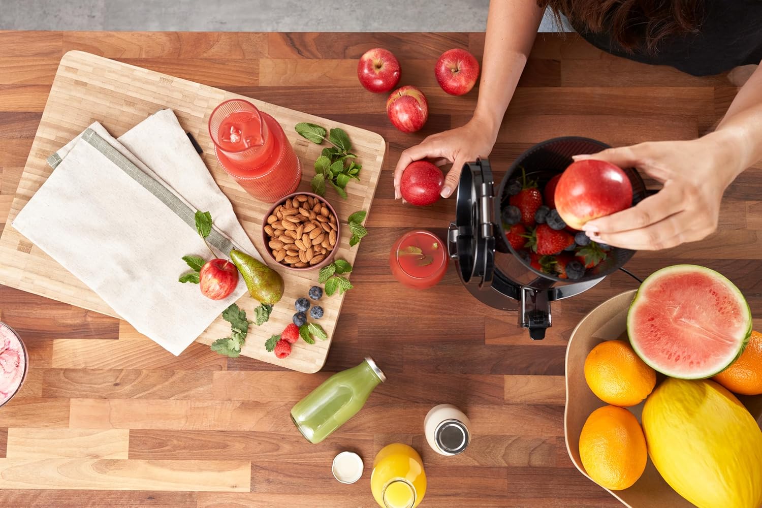 Entsafter Gemüse und Obst – Fruchtsaftpresse Elektrisch Slow Juicer – Saftpresse für ganze Früchte mit 135mm Öffnung und Rückwärts-Kau-Funktion, 250W, Spülmaschinenfest, BPA-Frei, Schwarz