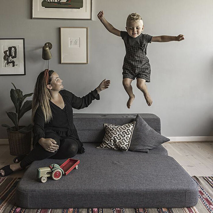 by KlipKlap KK 3 fold sofa Mørk grå m. mørk grå knap
