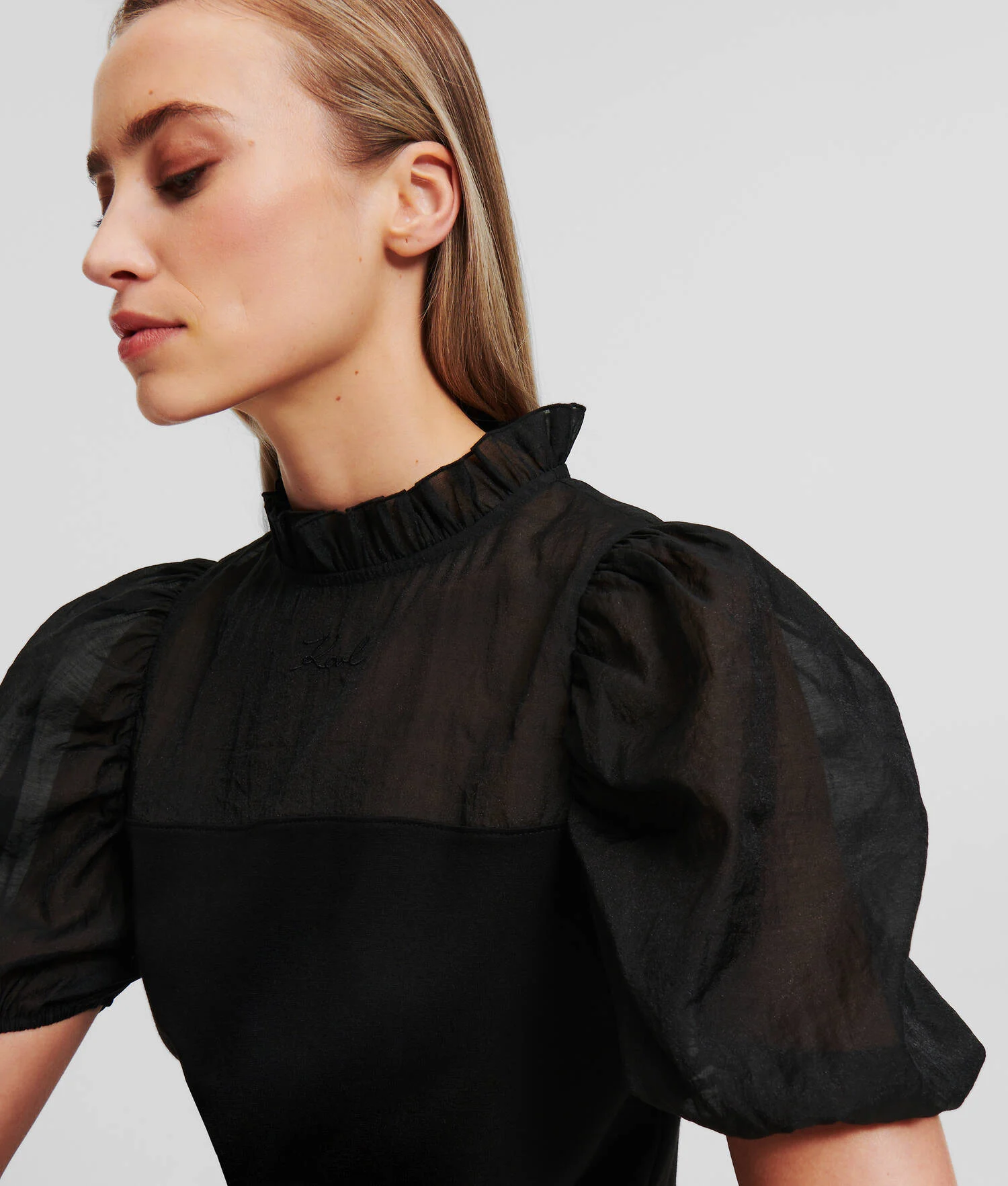 HAUT À EMPIÈCEMENT EN ORGANZA