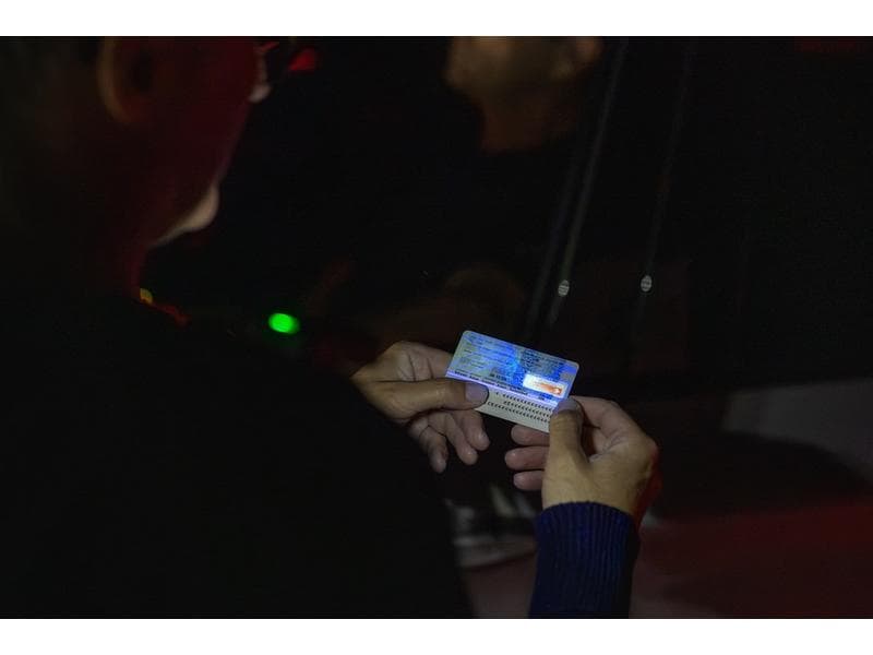 Nordride Taschenlampe LED Patrol UV, 300 Lumen, IP65, USB-C Wiederaufladbare multifunktionale taktische Clipleuchte mit schwenkbarem Licht und UV-Funktion