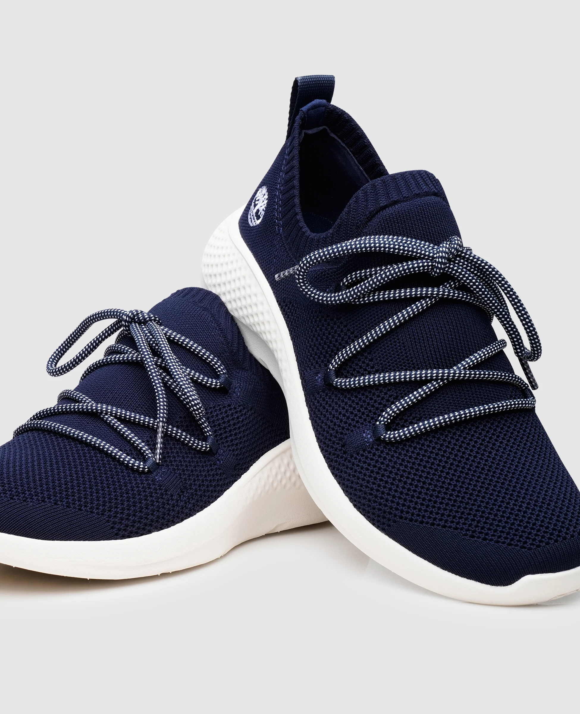 Flyroam Go Knit Oxford