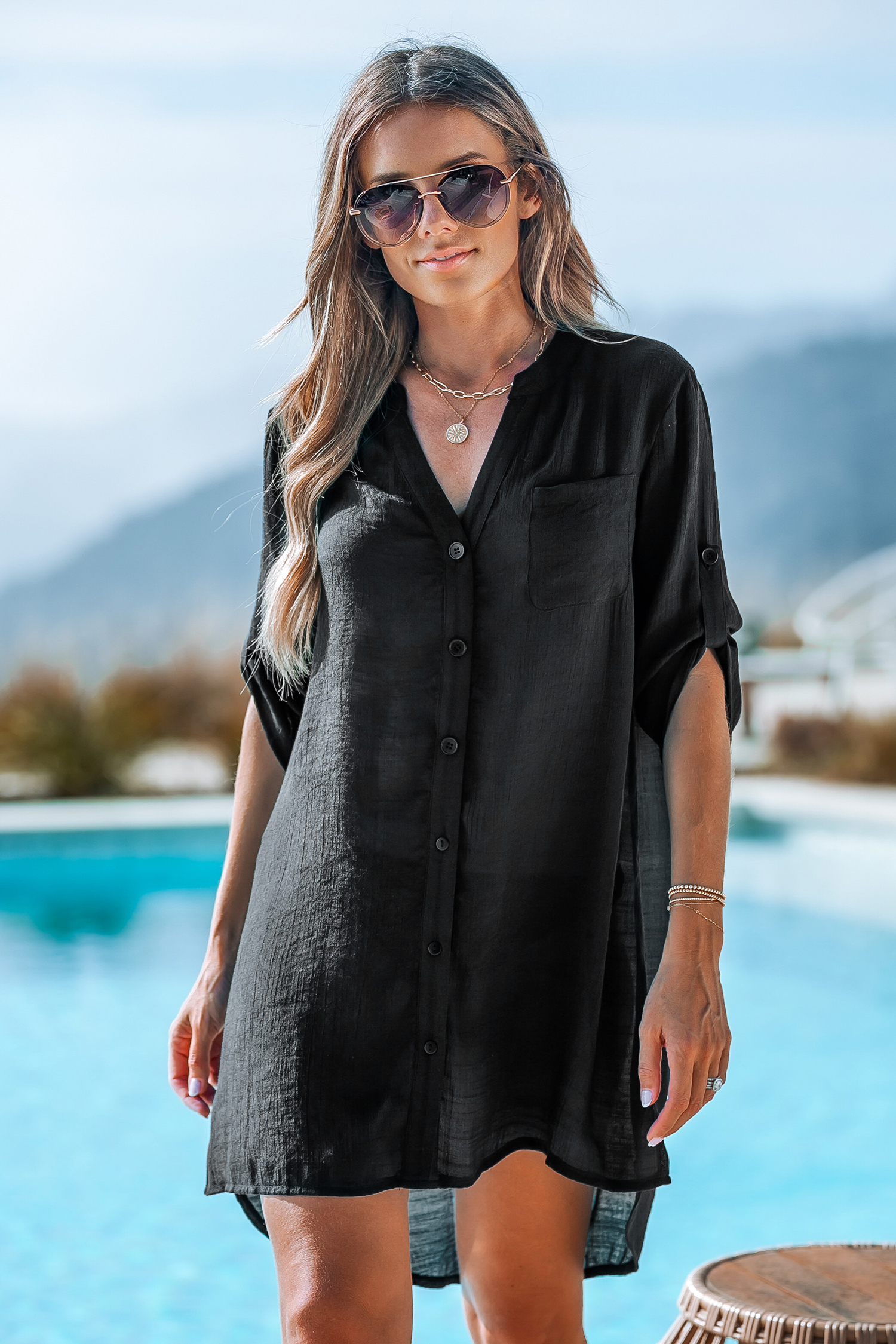 Robe cover up mini à col en V et boutons noire