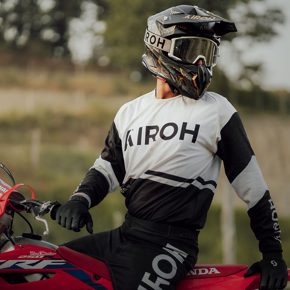 Airoh - Casque Twist 3 Titan Noir / Or / Mat